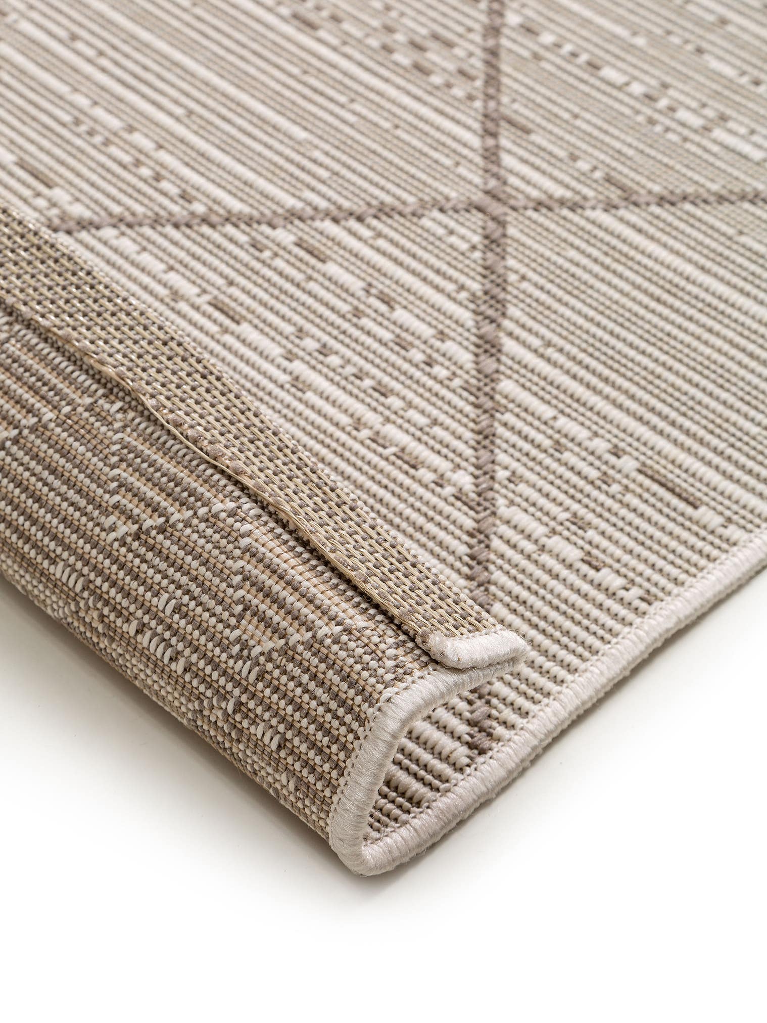 Teppich aus 100% Polypropylen in Beige mit bis 5 mm hohem Flor von benuta Nest