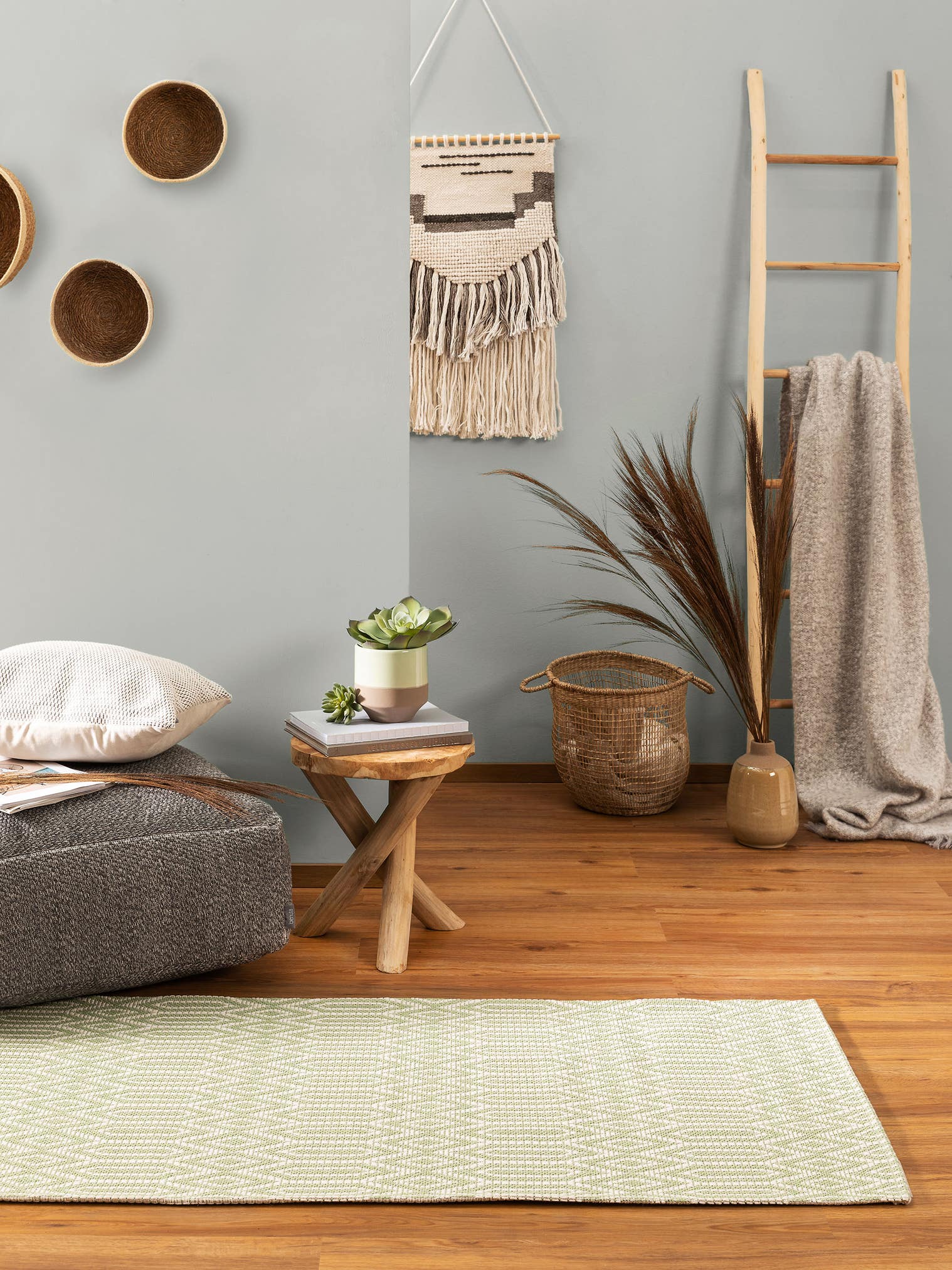 Rug made of 100% Cotton in Green with a 1- 5 mm high pile by benuta Nest