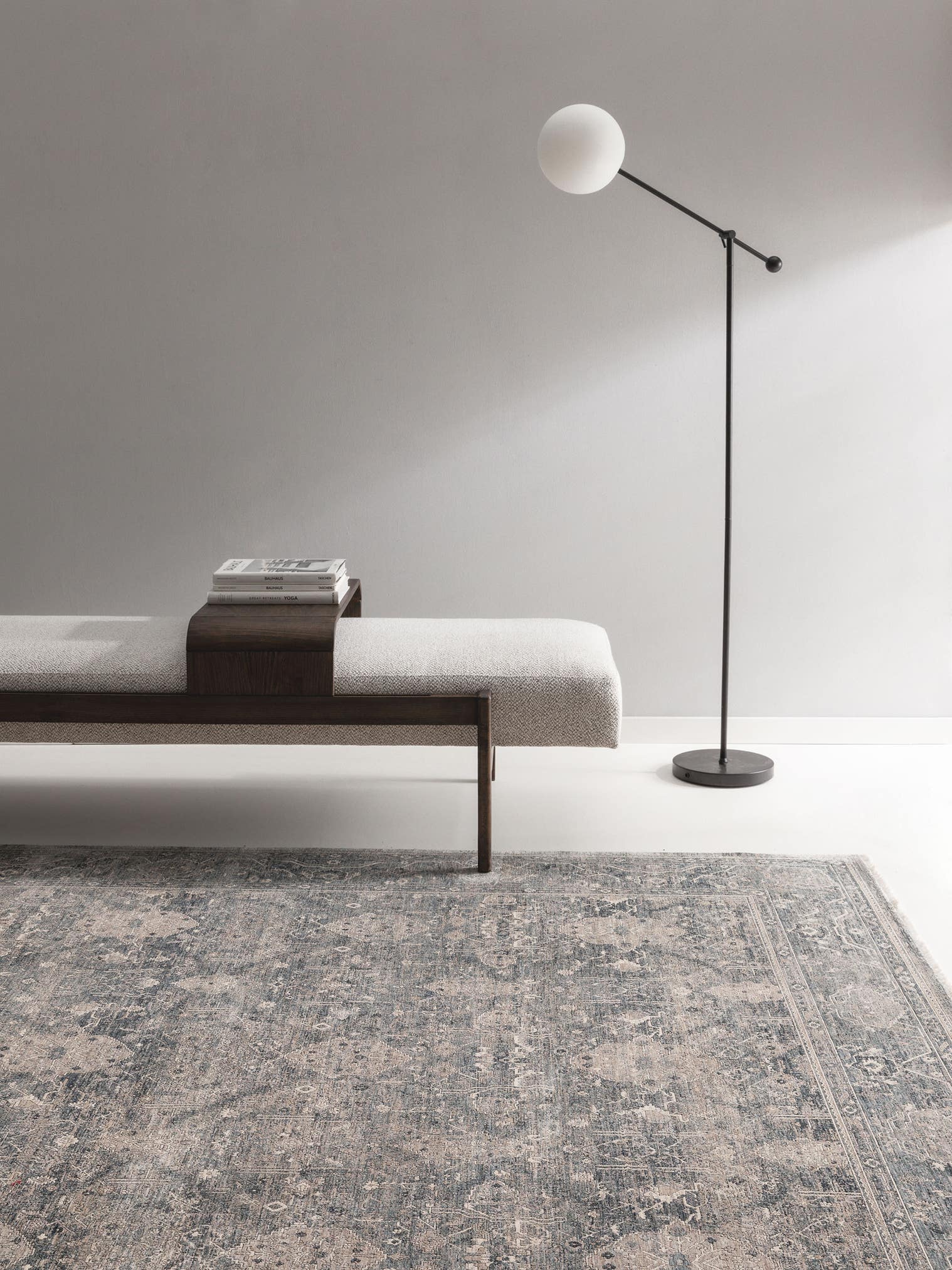Teppich aus 80% Polyester, 20% Polyacryl in Blau mit bis 5 mm hohem Flor von benuta Finest