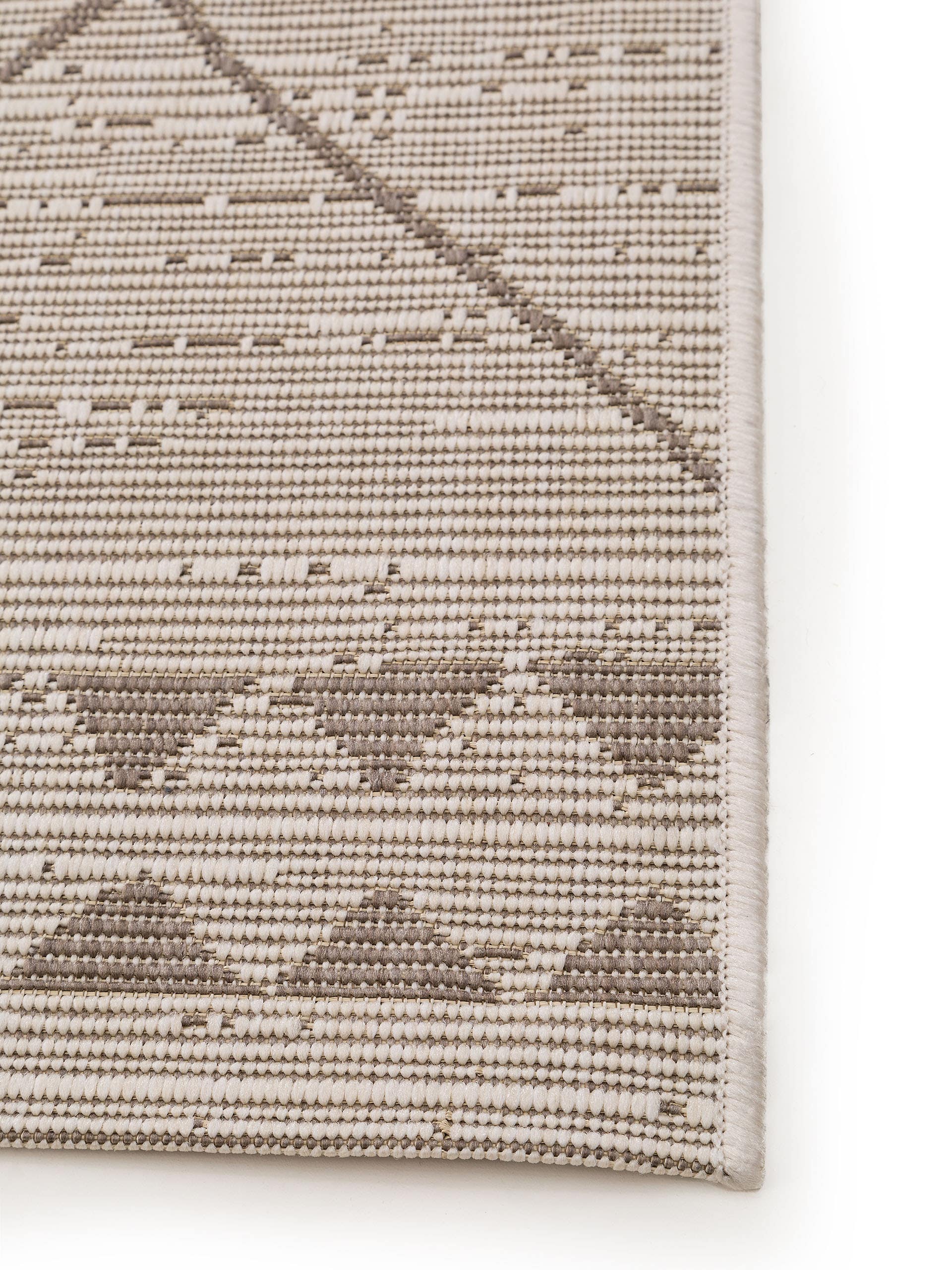 Rug made of 100% Polypropylene in Beige with a 1- 5 mm high pile by benuta Nest