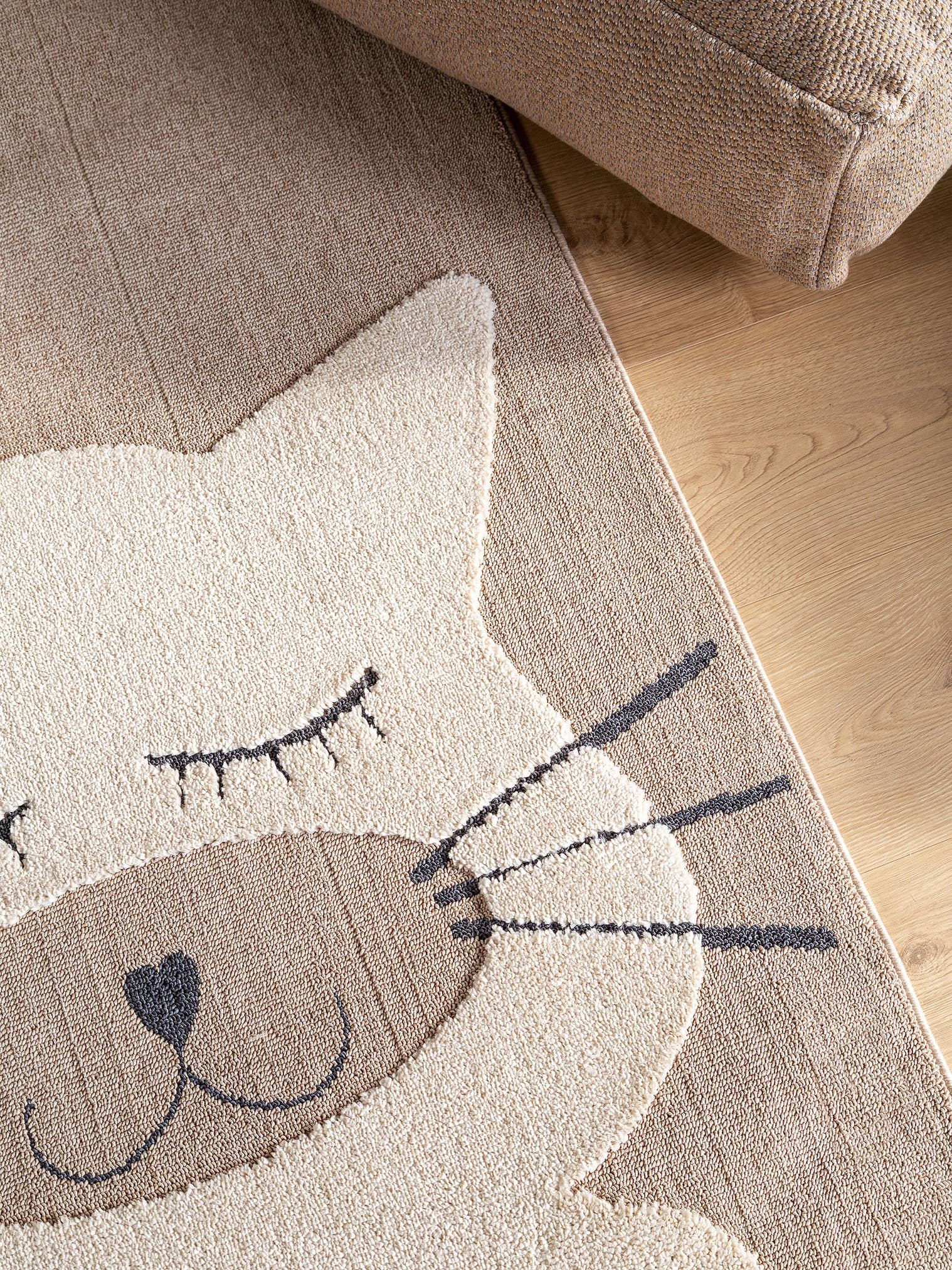 Tappeto di 100% Poliestere in Beige con pelo alto 11 - 20 mm da Lytte