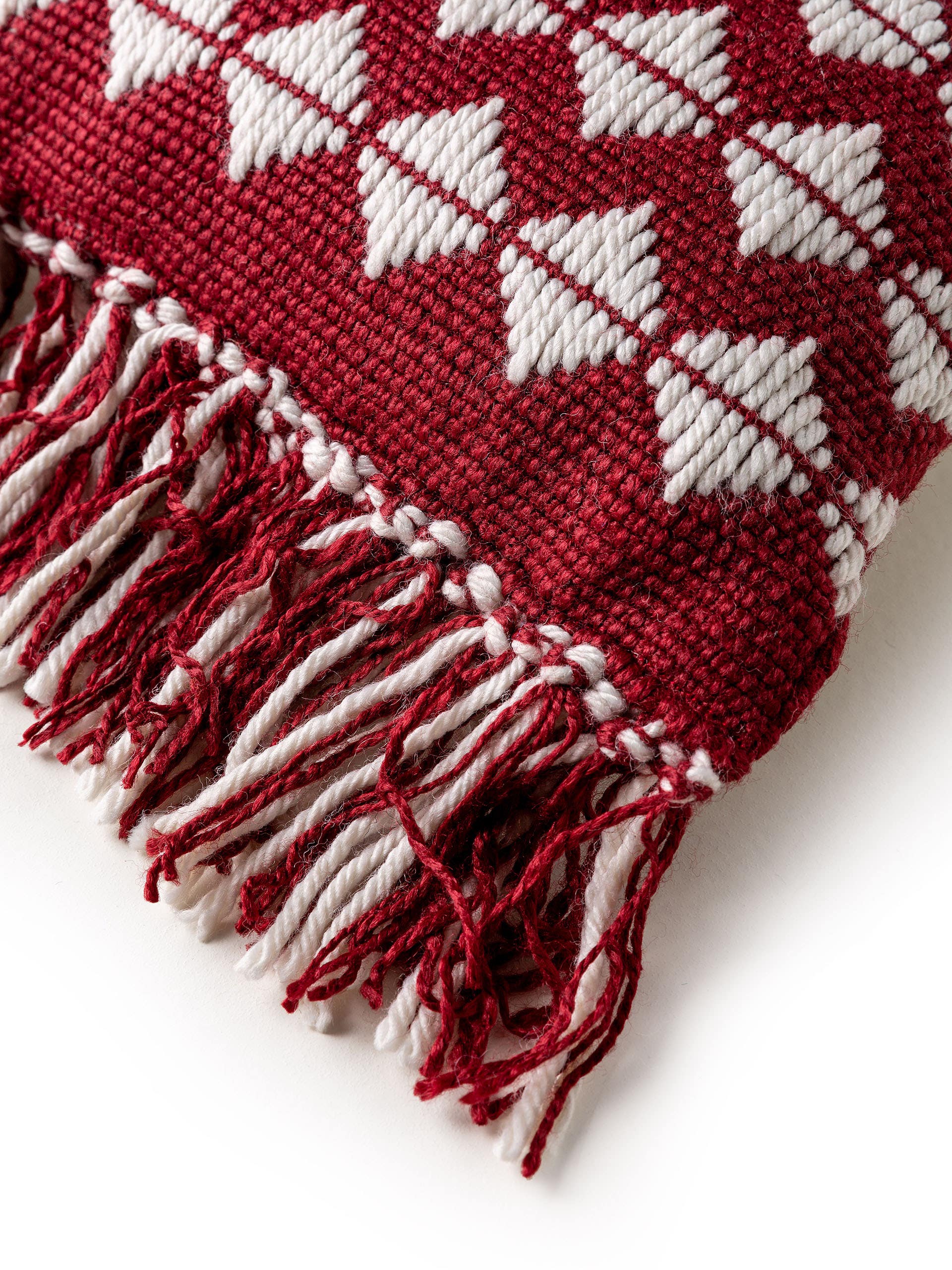 In- & Outdoor cushion Morty Red in Geometric design made of 100% Polyester (recycled PET) by benuta Pure
