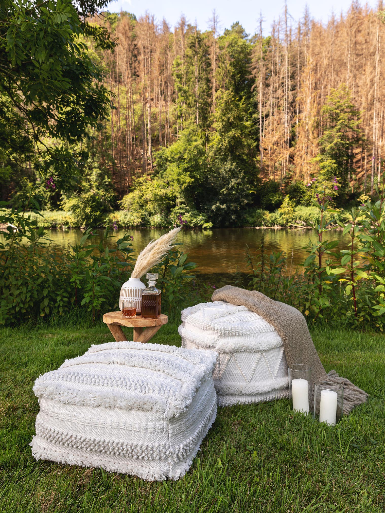 Pouf per interno ed esterno Toni Ivory in Berbero-ontwerp van 100% poliestere (riciclaggio PET) door benuta Pure
