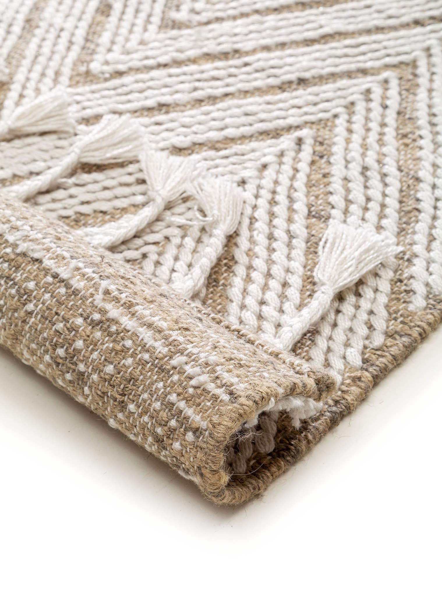 Rug made of 40% Jute, 40% Wool, 20% Cotton in Beige with a 1- 5 mm high pile by benuta Pure