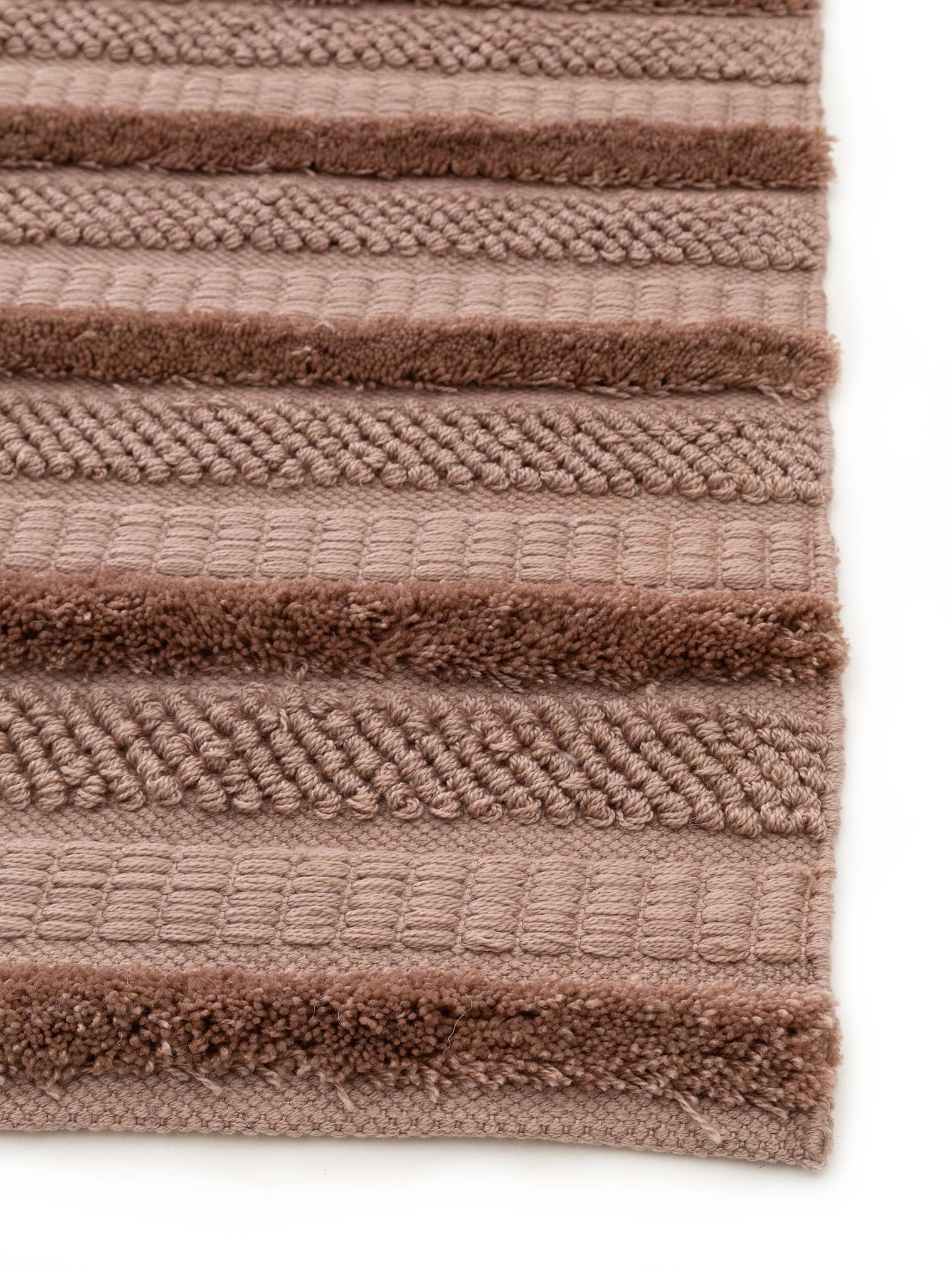 Tappeto di 100% poliestere (riciclaggio PET) in Marrone con pelo alto 41 - 50 mm da benuta Pure