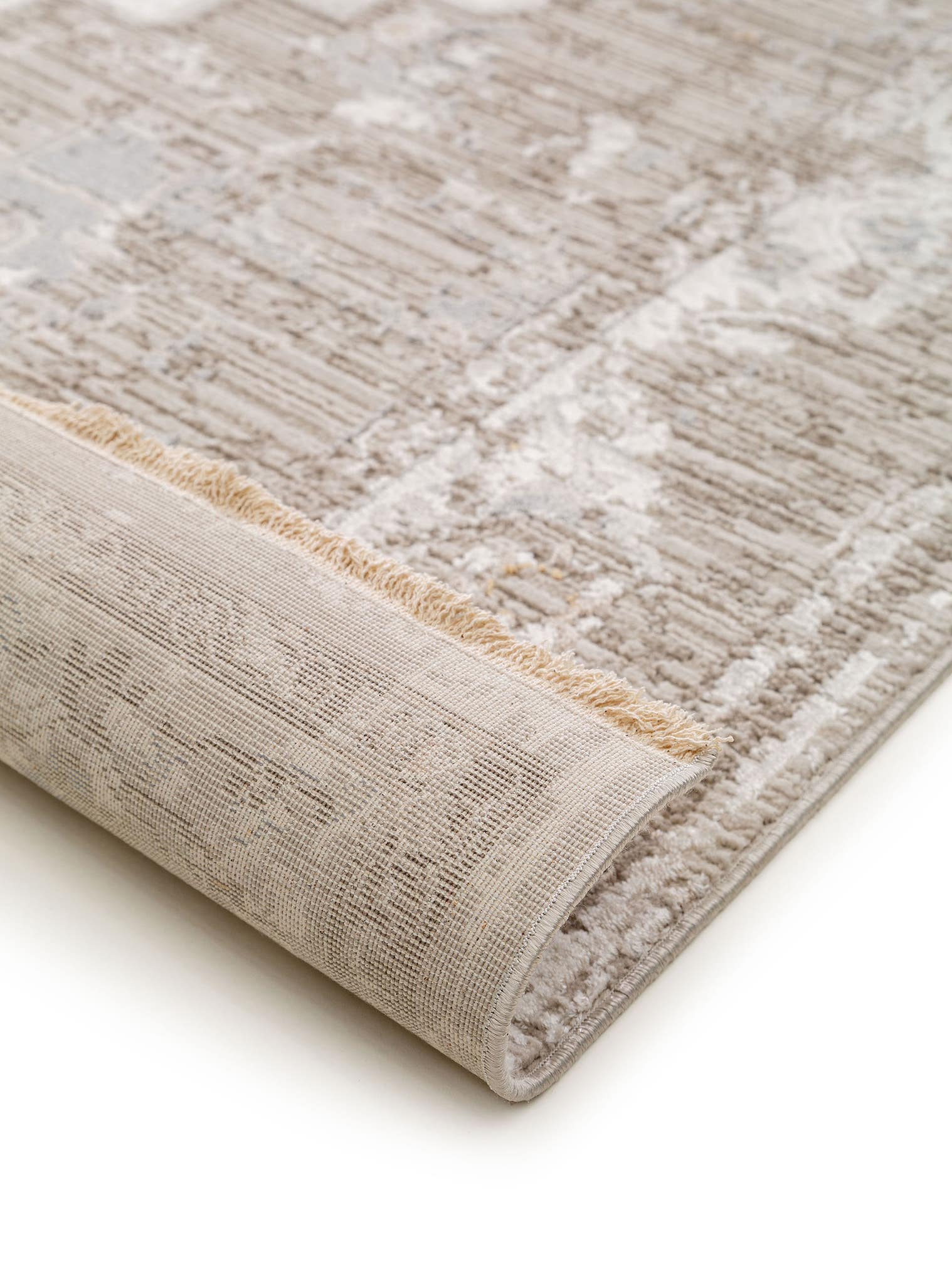 Teppich aus 65% Viskose, 35% Polyester in Beige mit 6 bis 10 mm hohem Flor von benuta Nest