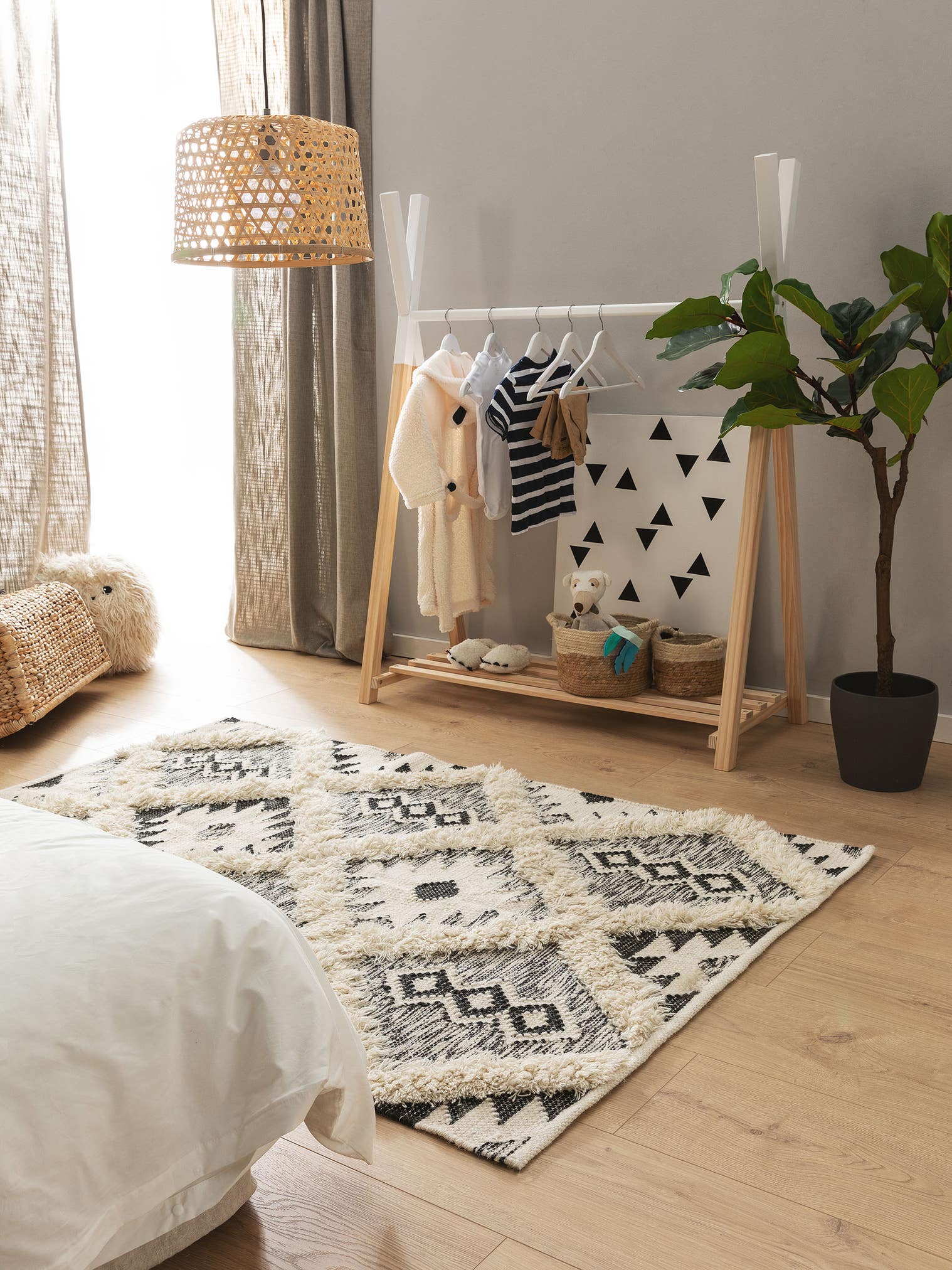 Tapis en 80% laine, 20% coton en Noir & Blanc avec une pile de 11 - 20 mm de hauteur de Lytte