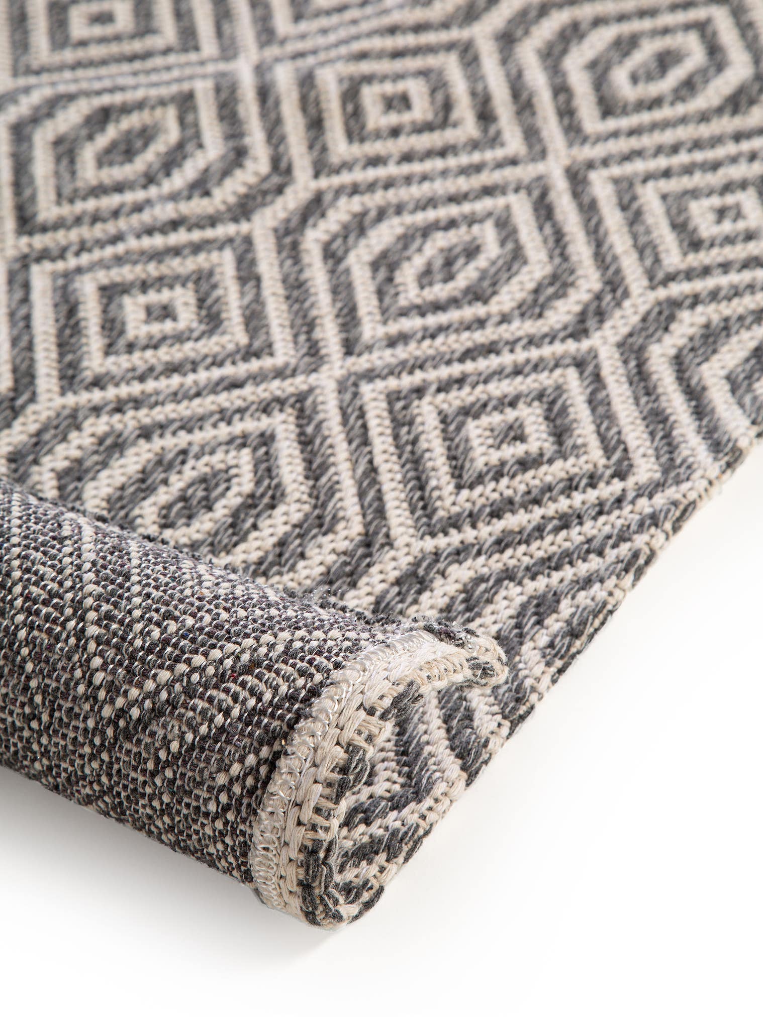 Teppich aus 100% Baumwolle in Grau mit bis 5 mm hohem Flor von benuta Nest