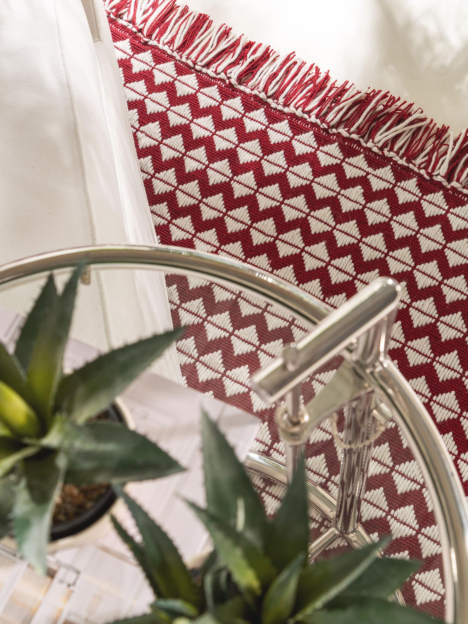 Tappeto di 100% poliestere (riciclaggio PET) in Rosso con pelo alto 1- 5 mm da benuta Pure
