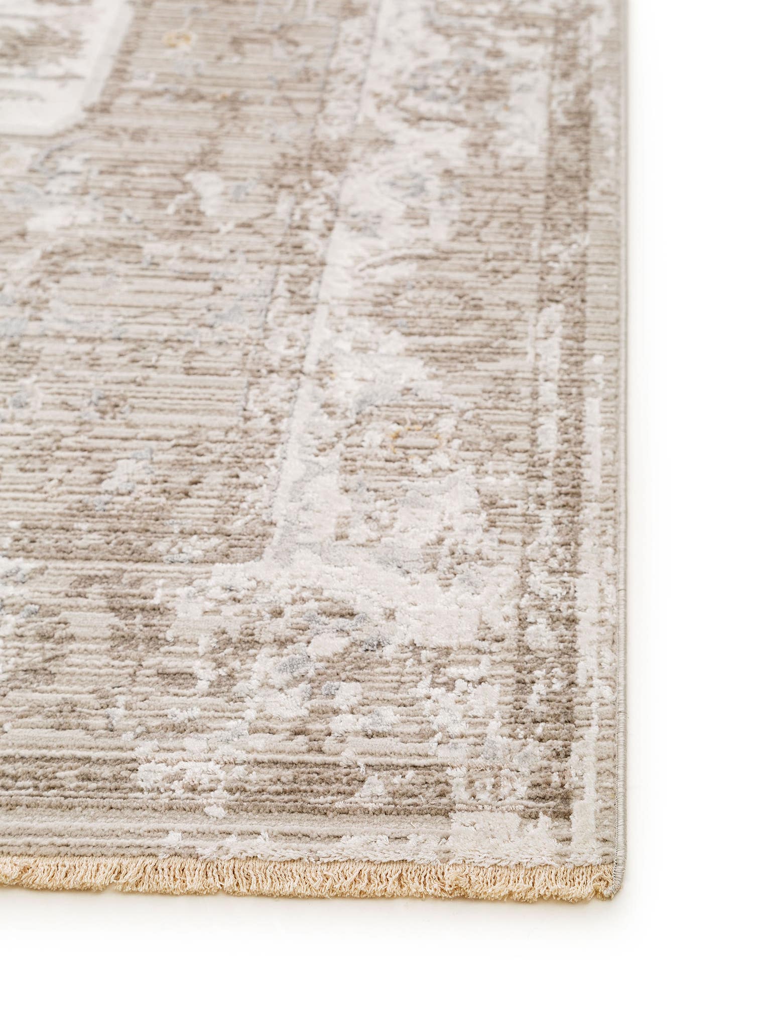 Teppich aus 65% Viskose, 35% Polyester in Beige mit 6 bis 10 mm hohem Flor von benuta Nest