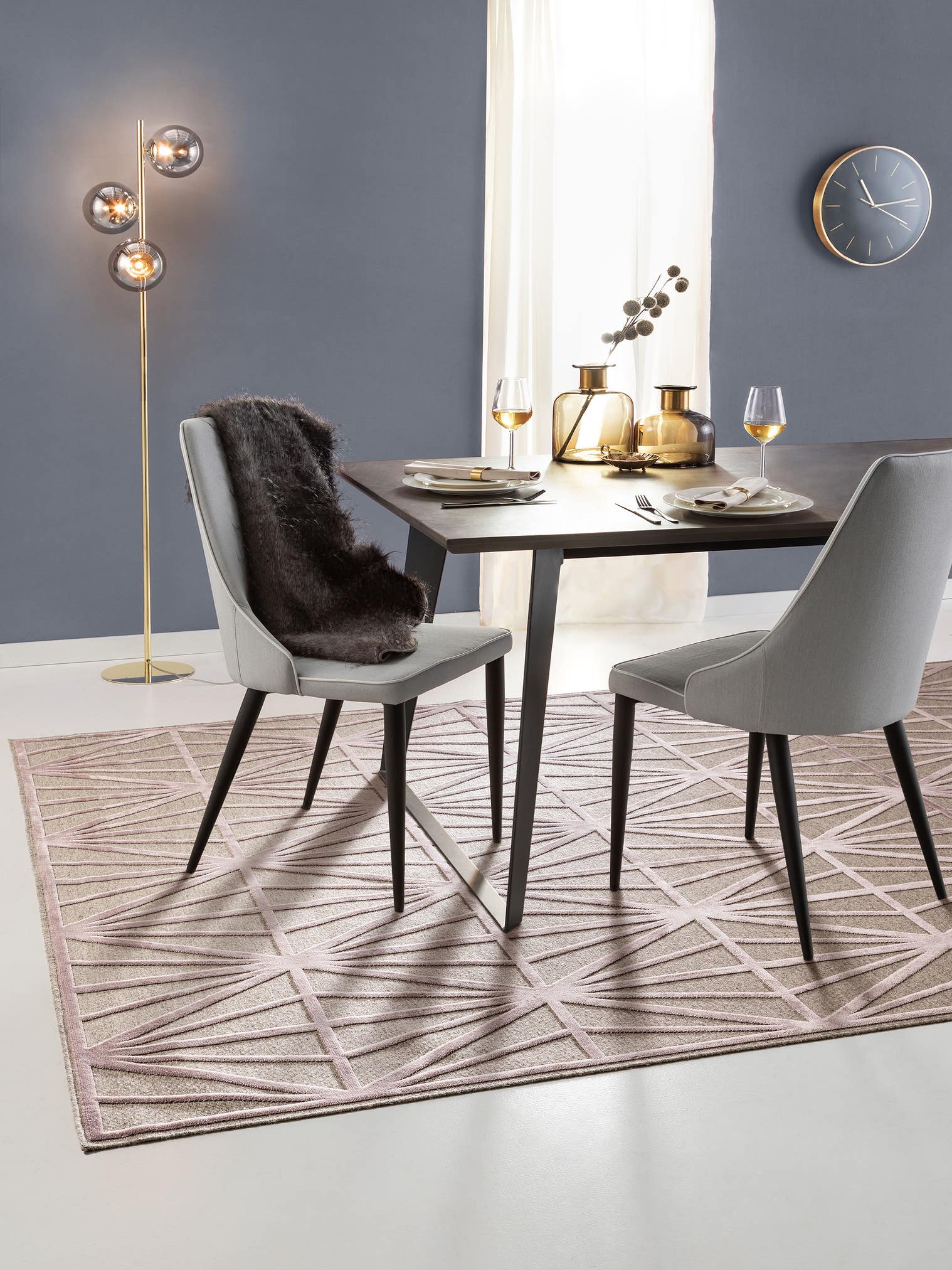 Teppich aus 100% Viskose in Rosa mit bis 5 mm hohem Flor von benuta Pure