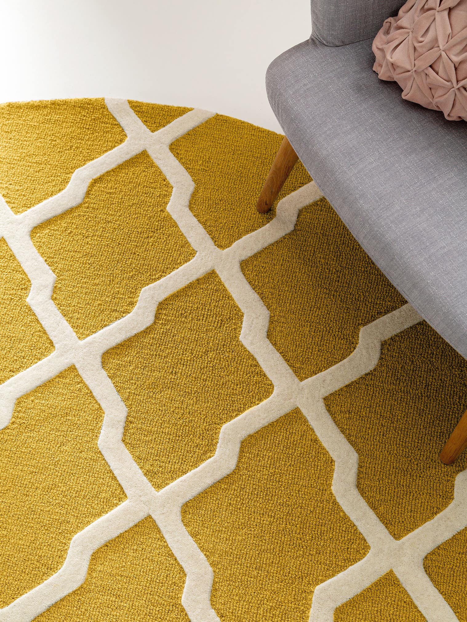 Teppich aus 100% Wolle in Gelb mit 11 bis 20 mm hohem Flor von benuta Pure