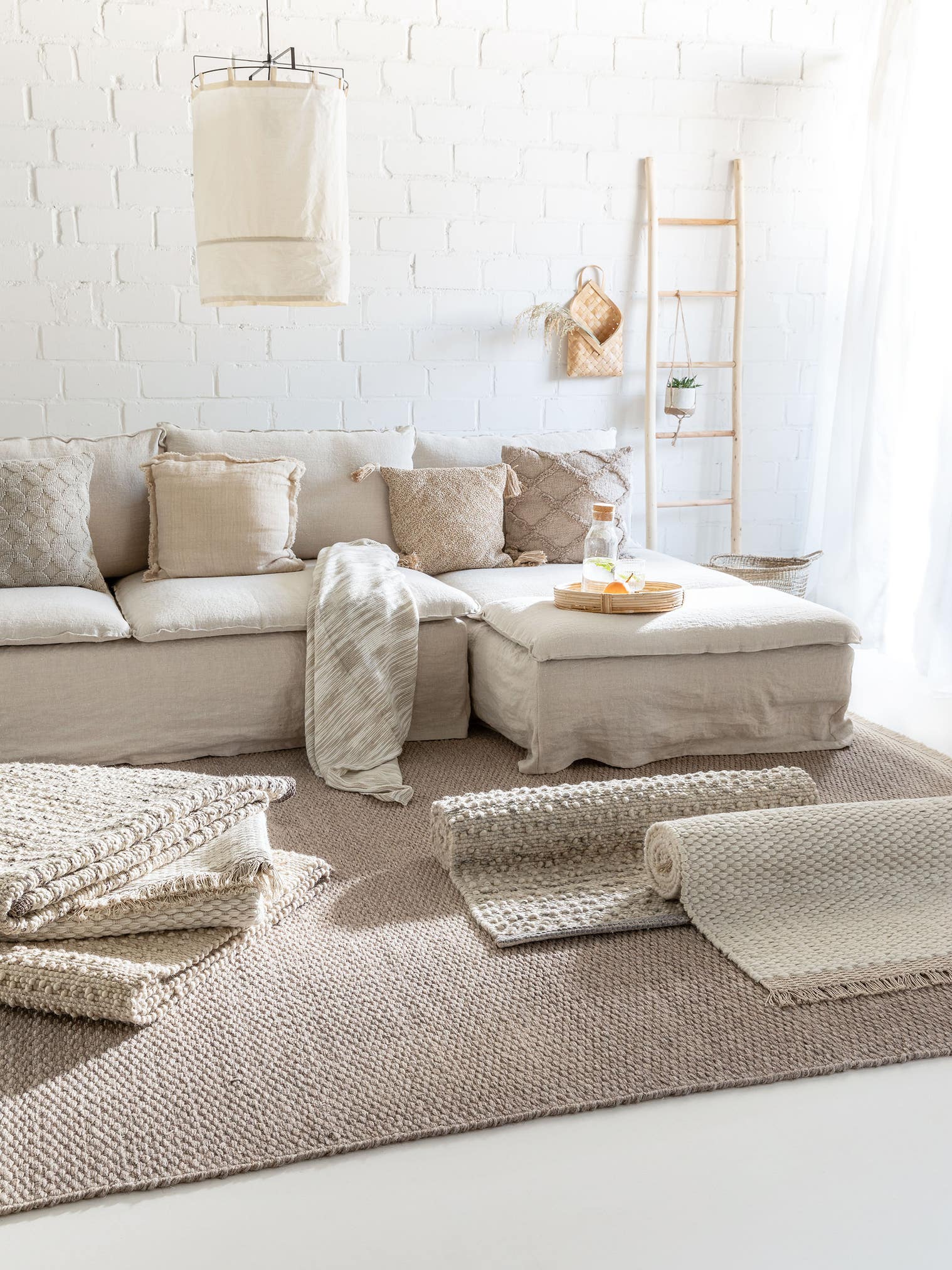 Teppich aus 40% Wolle, 30% Baumwolle, 30% Viskose in Beige mit bis 5 mm hohem Flor von benuta Pure