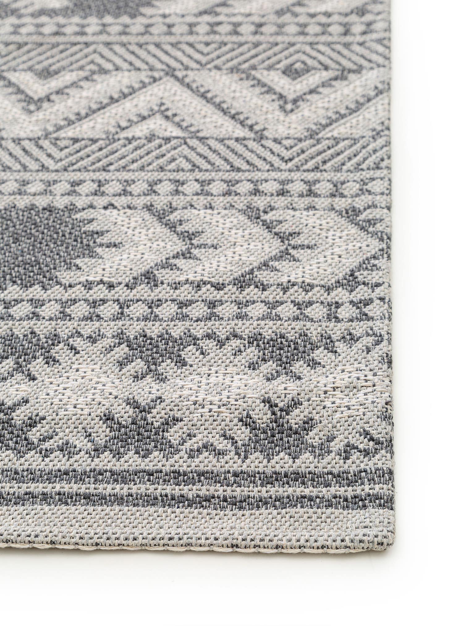 Teppich aus 100% Baumwolle in Grau mit bis 5 mm hohem Flor von benuta
