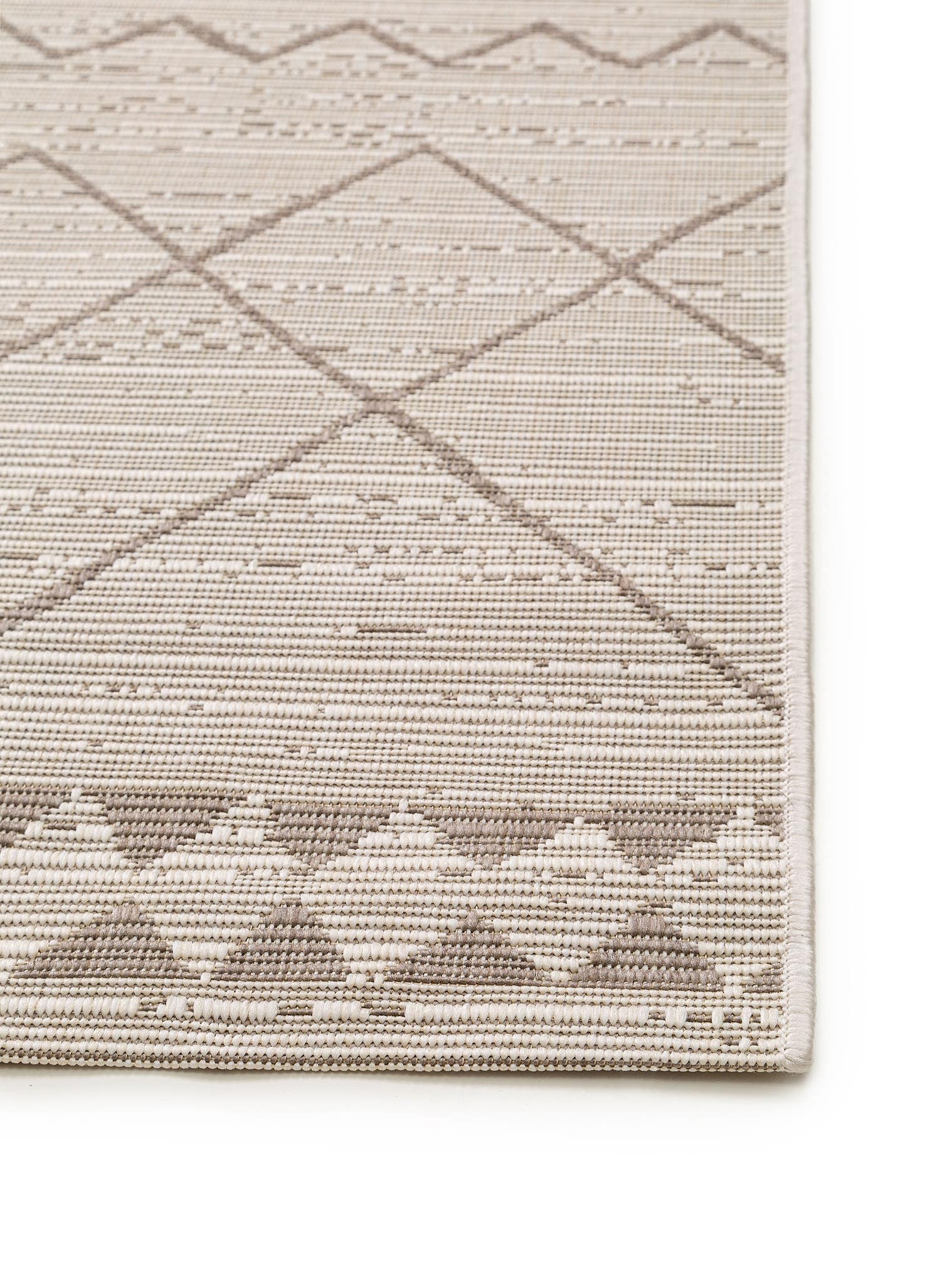 Teppich aus 100% Polypropylen in Beige mit bis 5 mm hohem Flor von benuta Nest