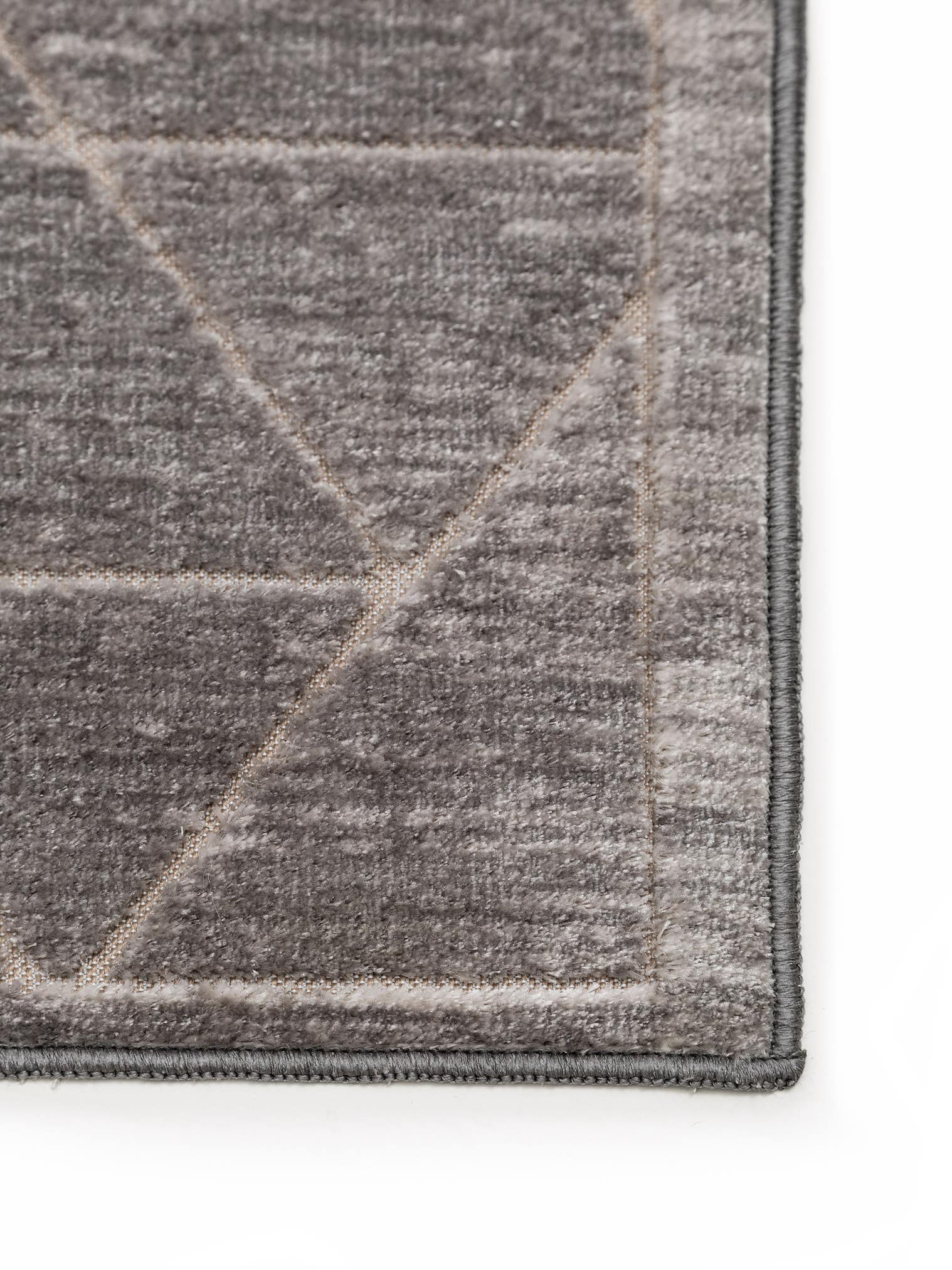 Koberec z 100% polyester v Grey s vlasem výšky do 5 mm od benuta