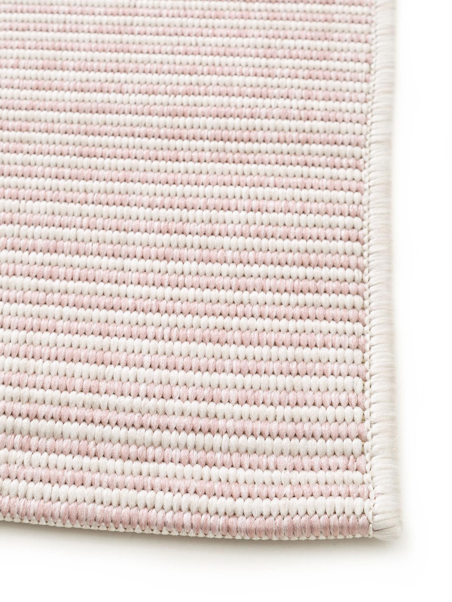 Teppich aus 100% Polypropylen in Rosa mit bis 5 mm hohem Flor von benuta
