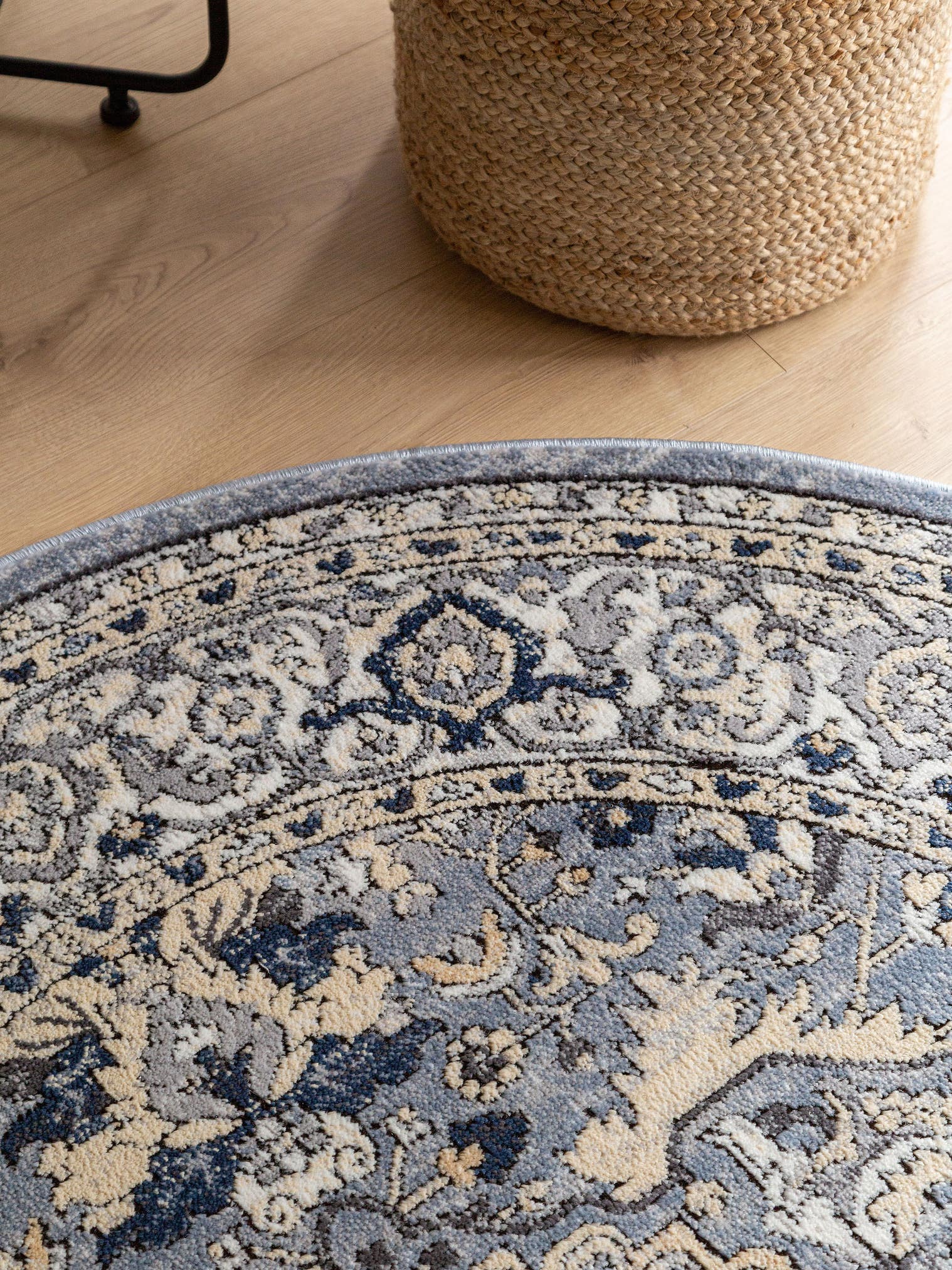 Teppich aus 70% Polyester, 30% Polypropylen in Grau mit 11 bis 20 mm hohem Flor von benuta Nest