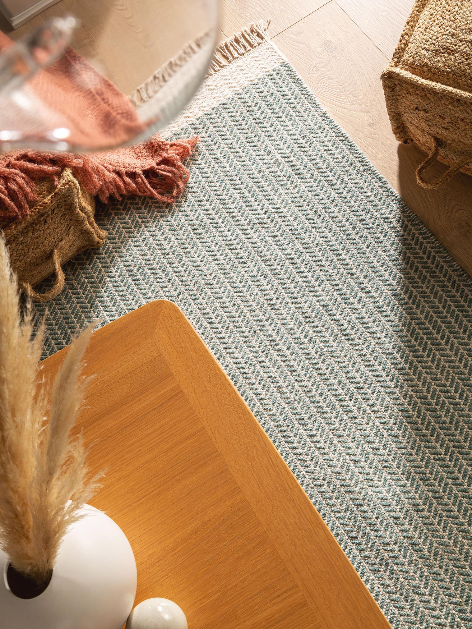 Rug made of 60% Wool, 40% Cotton in Green with a 1- 5 mm high pile by benuta Pure