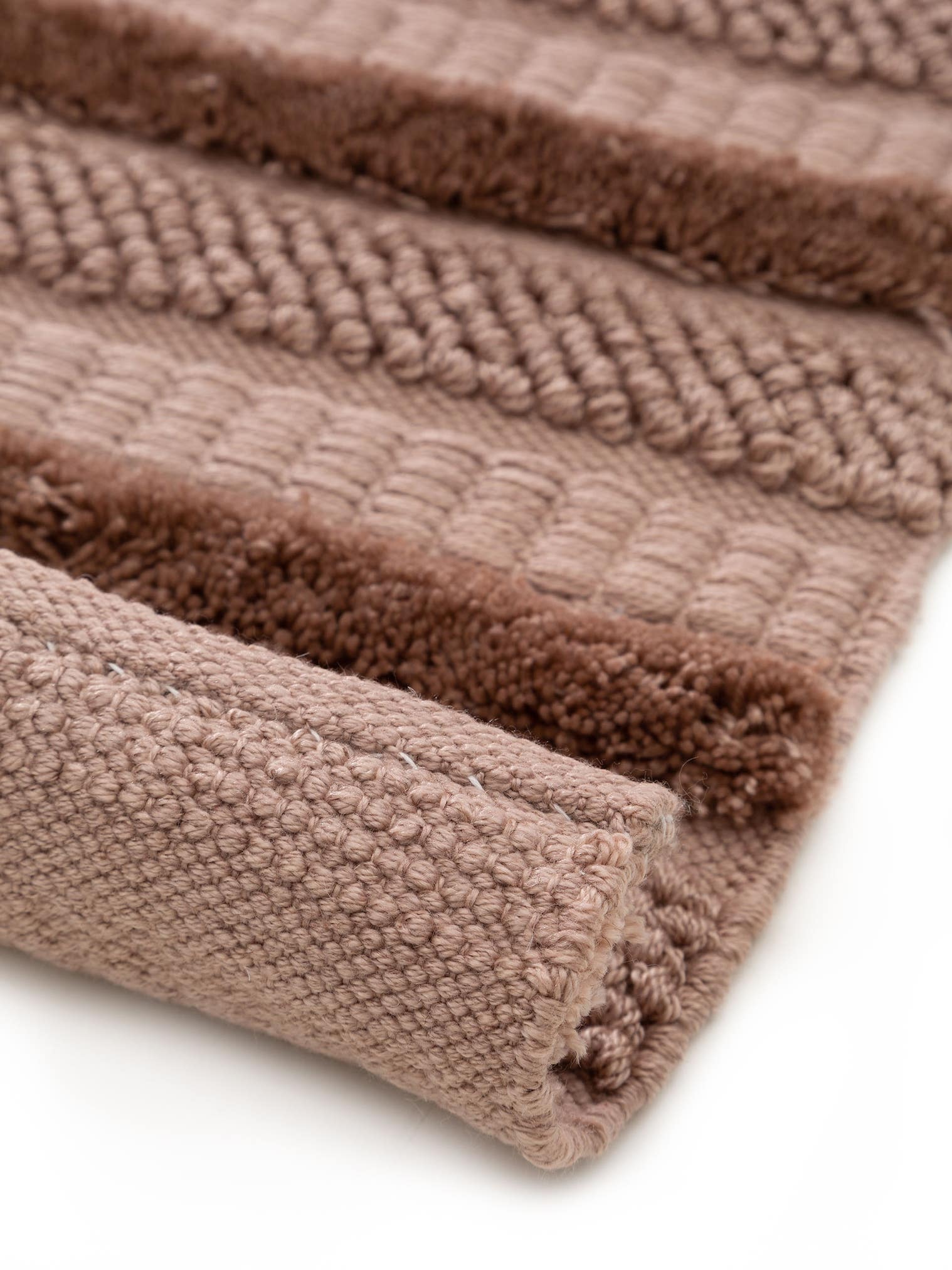 Tappeto di 100% poliestere (riciclaggio PET) in Marrone con pelo alto 41 - 50 mm da benuta Pure
