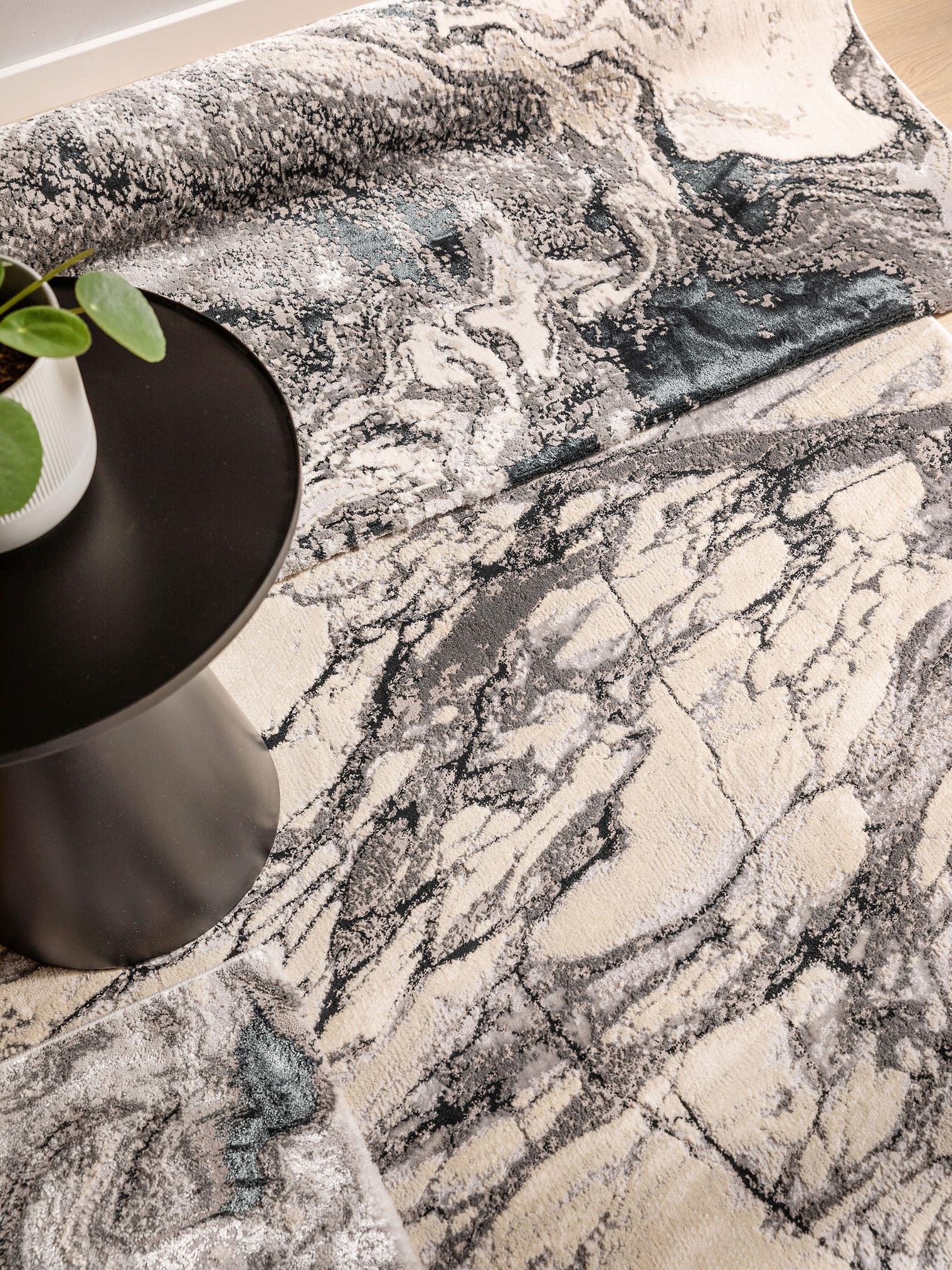 Teppich aus 60% Polypropylen, 40% Polyester in Beige mit 6 bis 10 mm hohem Flor von benuta Nest