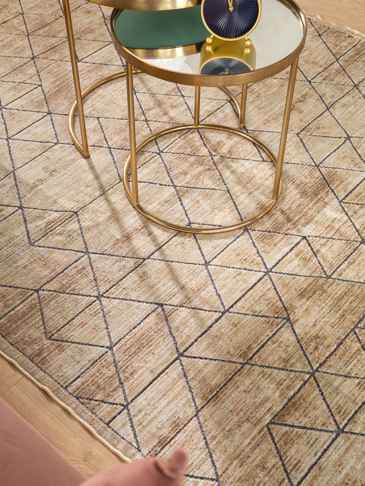 Tapijt van 100% Polyester in Beige met een 1- 5 mm hoge pool van benuta