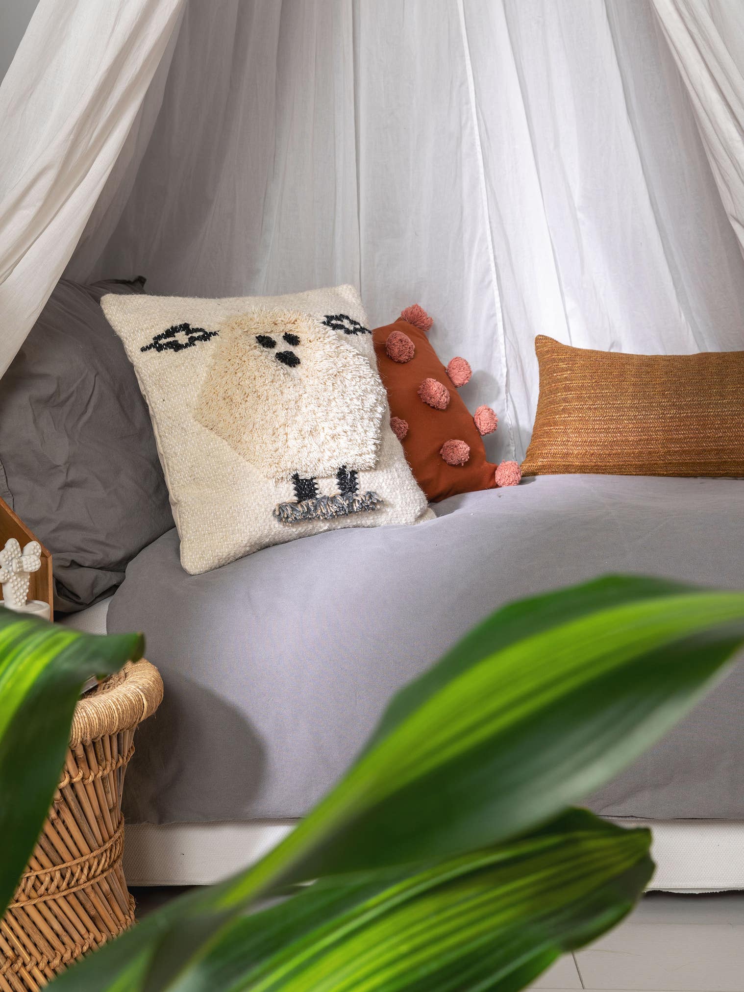 Kissenbezug Shawn Ivory im Design  aus 80% Wolle, 20% Polyester von Lytte