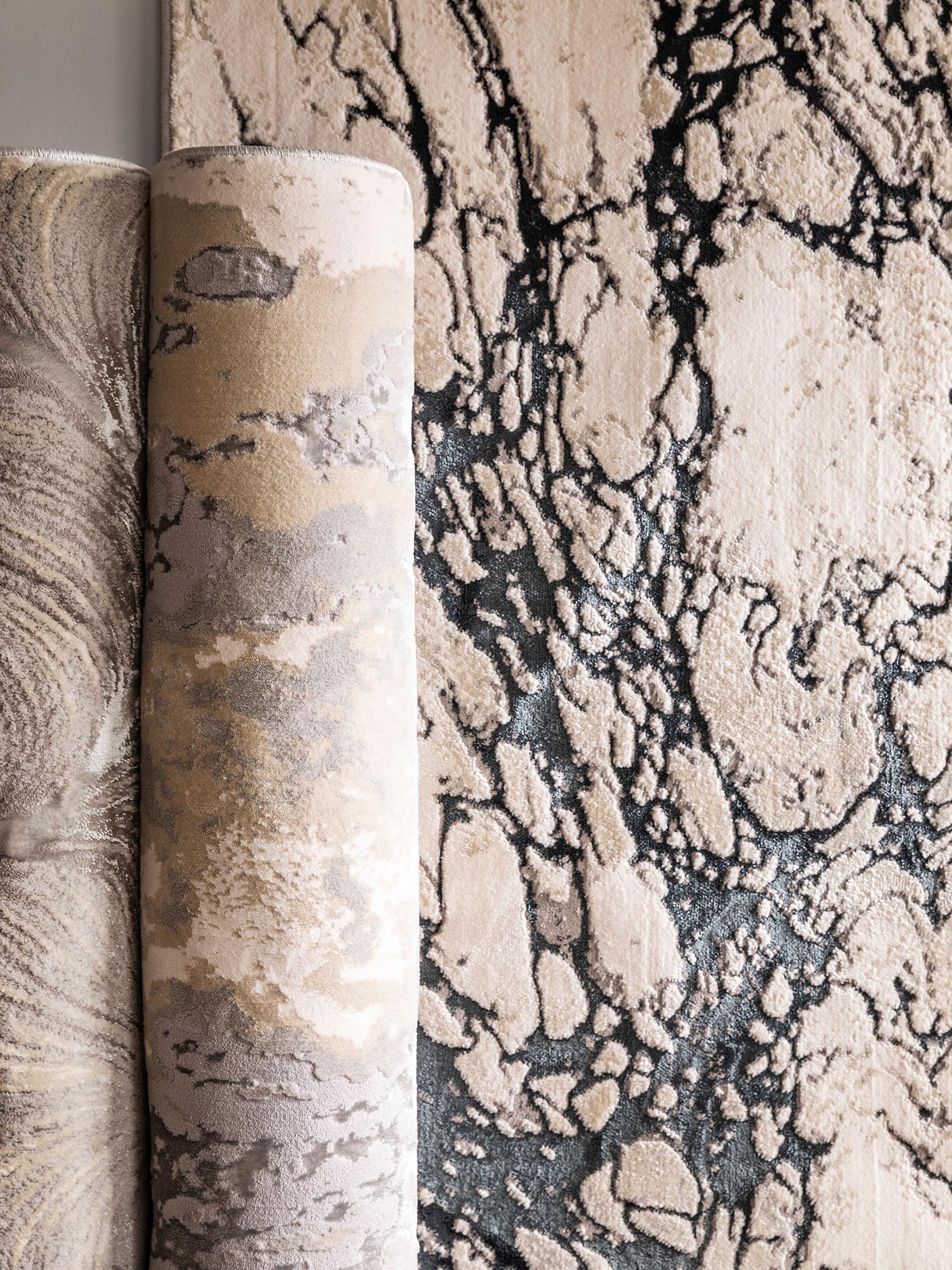 Teppich aus 60% Polypropylen, 40% Polyester in Grau mit 6 bis 10 mm hohem Flor von benuta Nest