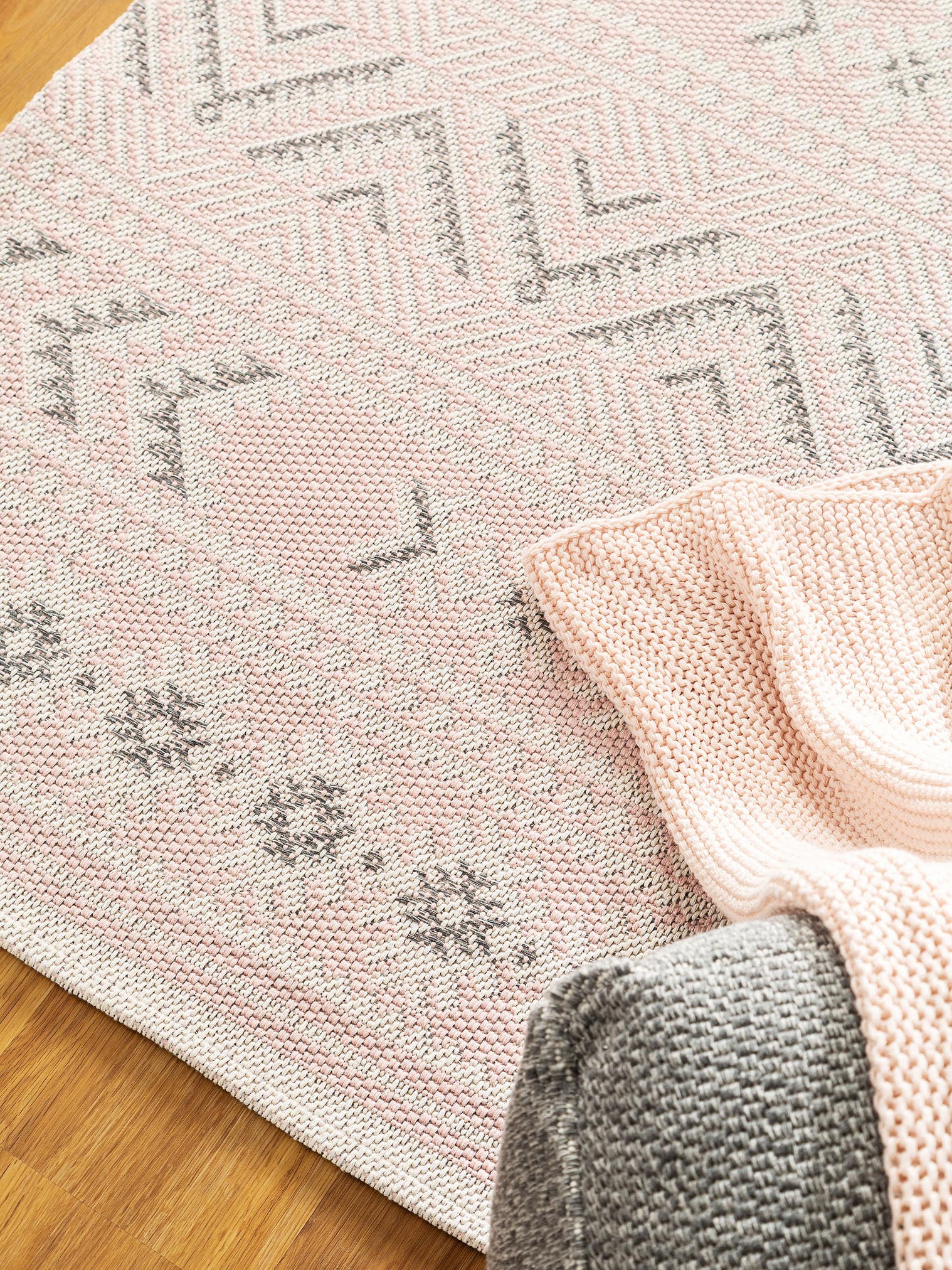 Teppich aus 100% Baumwolle in Rosa mit bis 5 mm hohem Flor von benuta