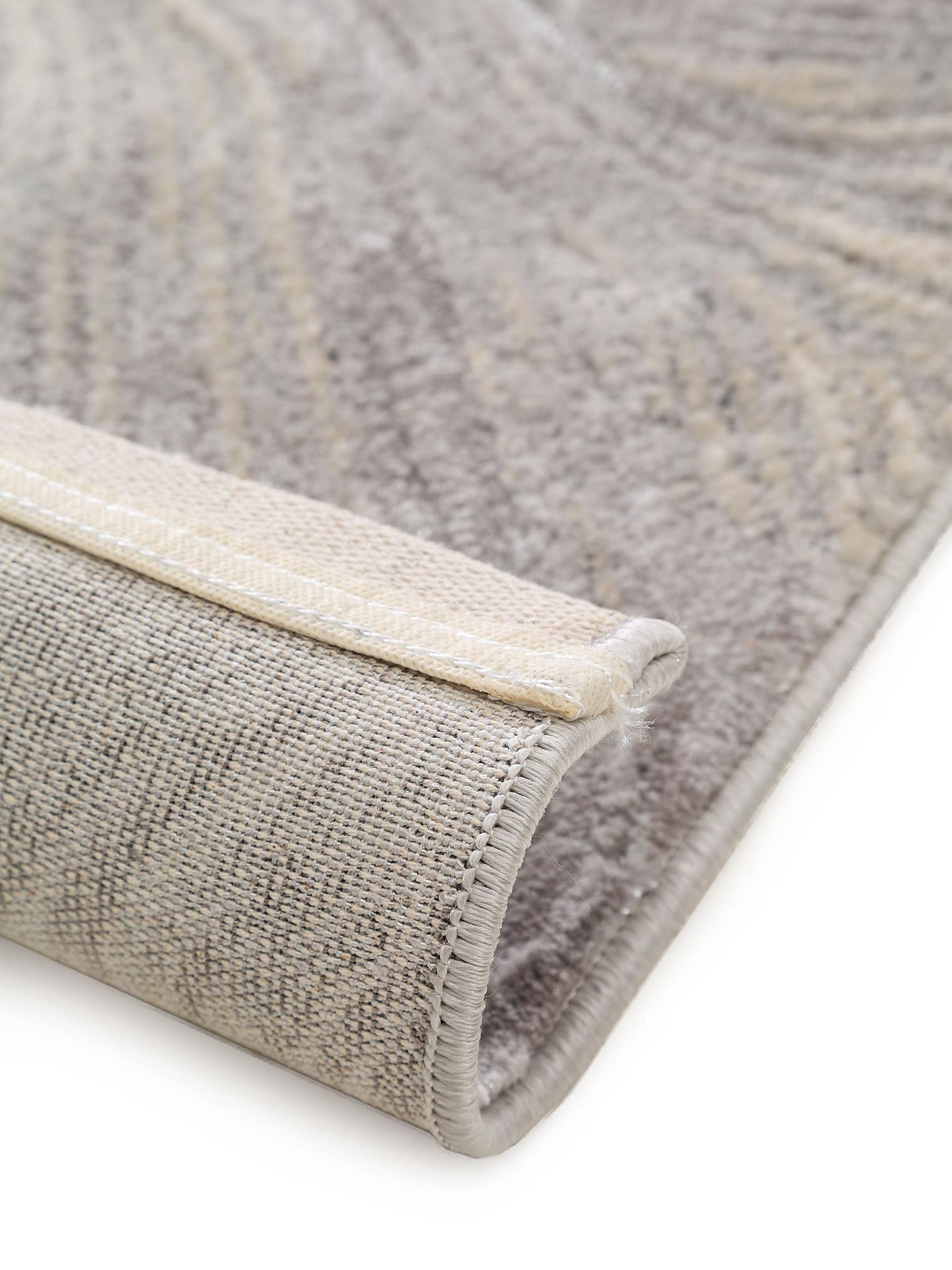 Teppich aus 60% Polypropylen, 40% Polyester in Grau mit 6 bis 10 mm hohem Flor von benuta Nest
