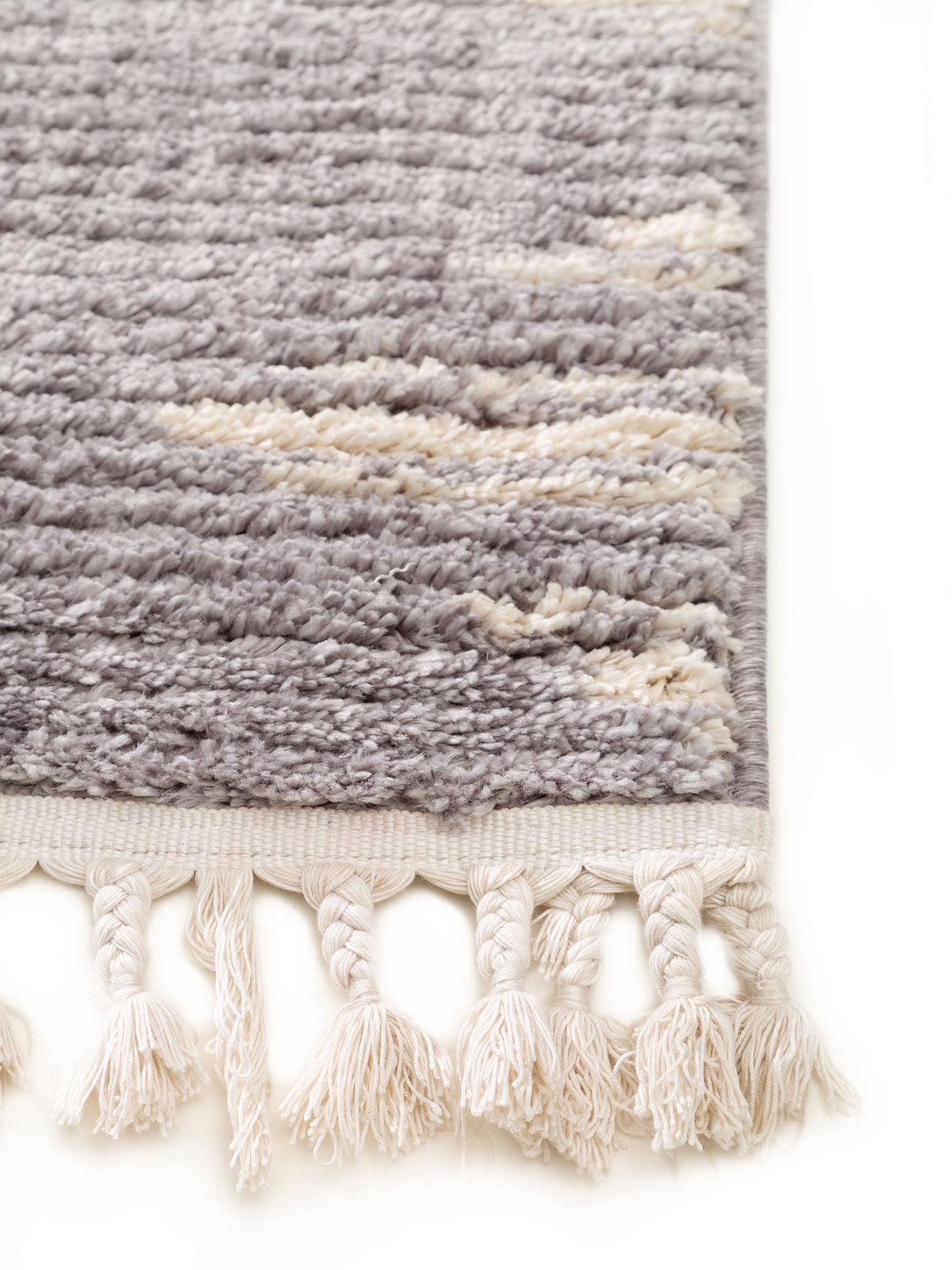 Teppich aus 100% Polyester in Grau mit 21 bis 30 mm hohem Flor von benuta Pop