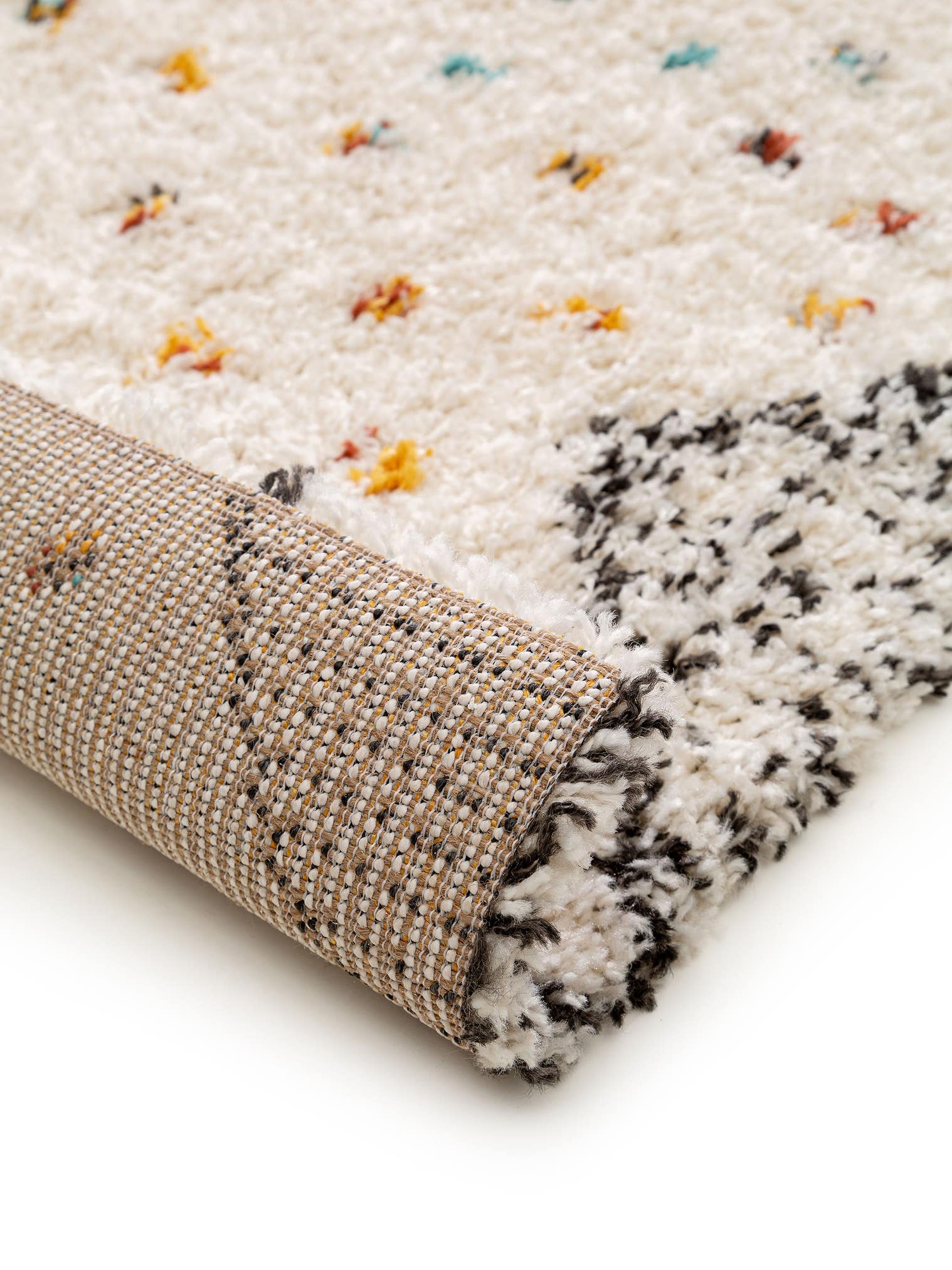 Teppe av 100 % polypropylen i Beige med 21 til 30 mm høy lugg fra benuta Pop