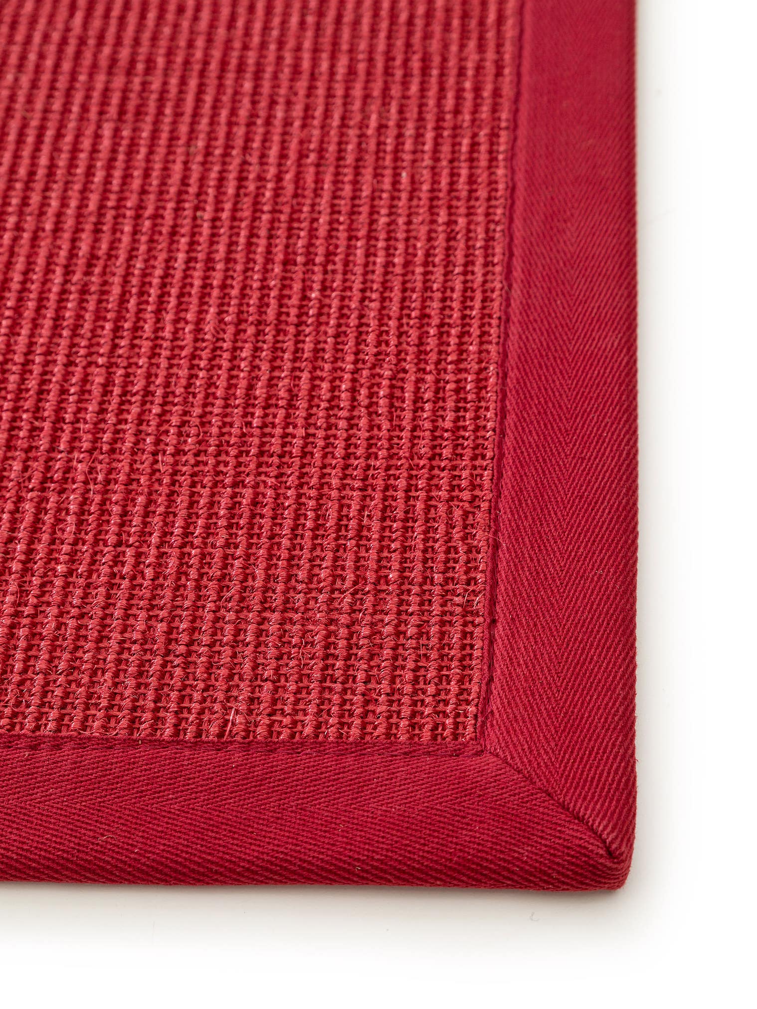 Rug made of 100% Sisal in Red with a 1- 5 mm high pile by benuta Nest