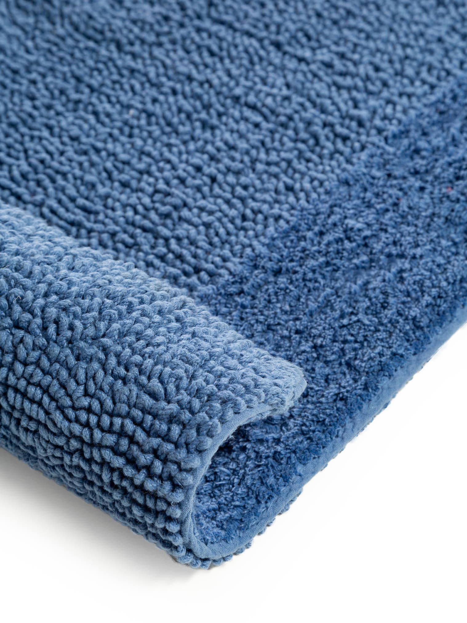 Teppich aus 100% Baumwolle in Blau mit 6 bis 10 mm hohem Flor von benuta Nest