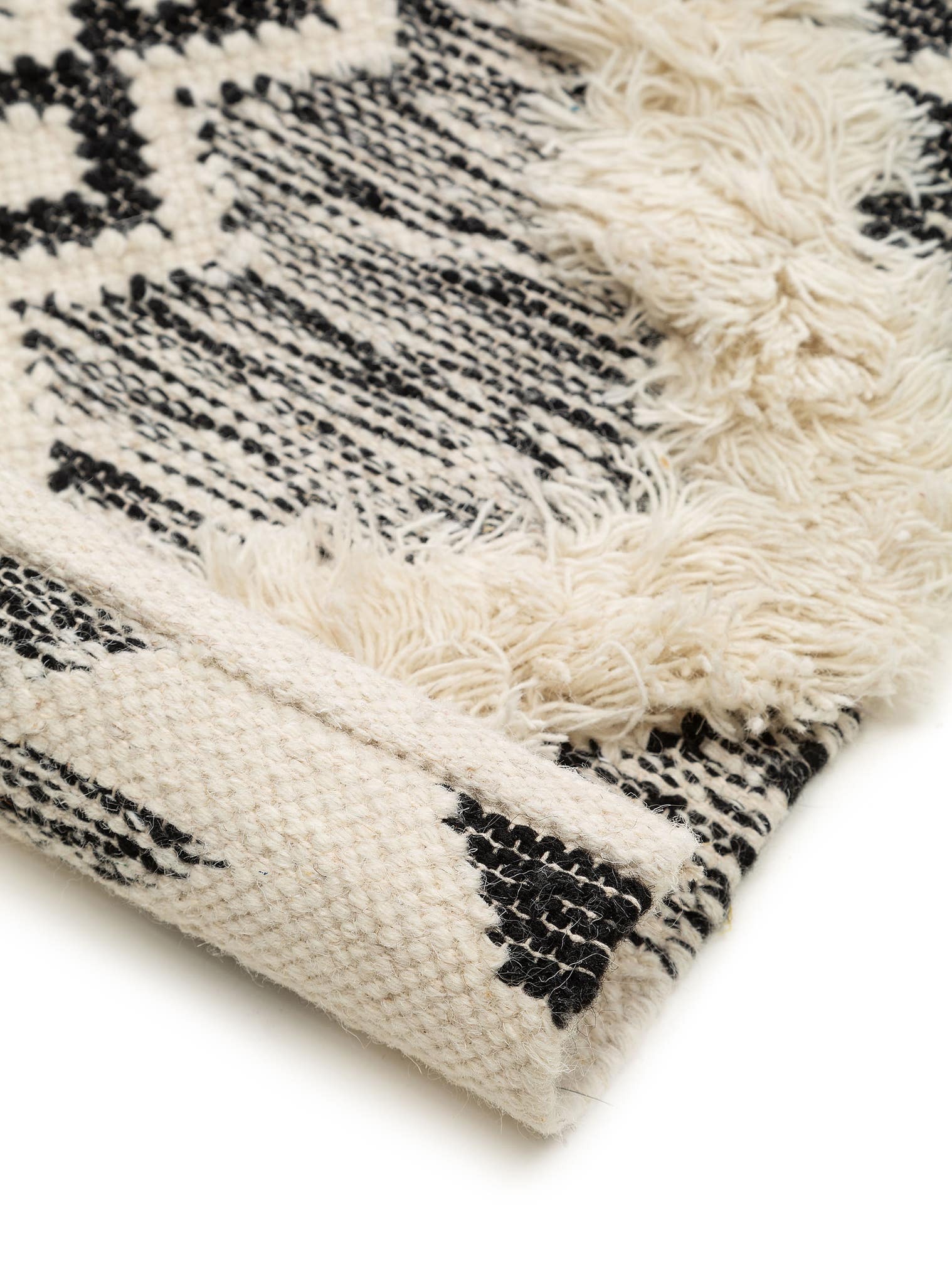 Tapis en 80% laine, 20% coton en Noir & Blanc avec une pile de 11 - 20 mm de hauteur de Lytte