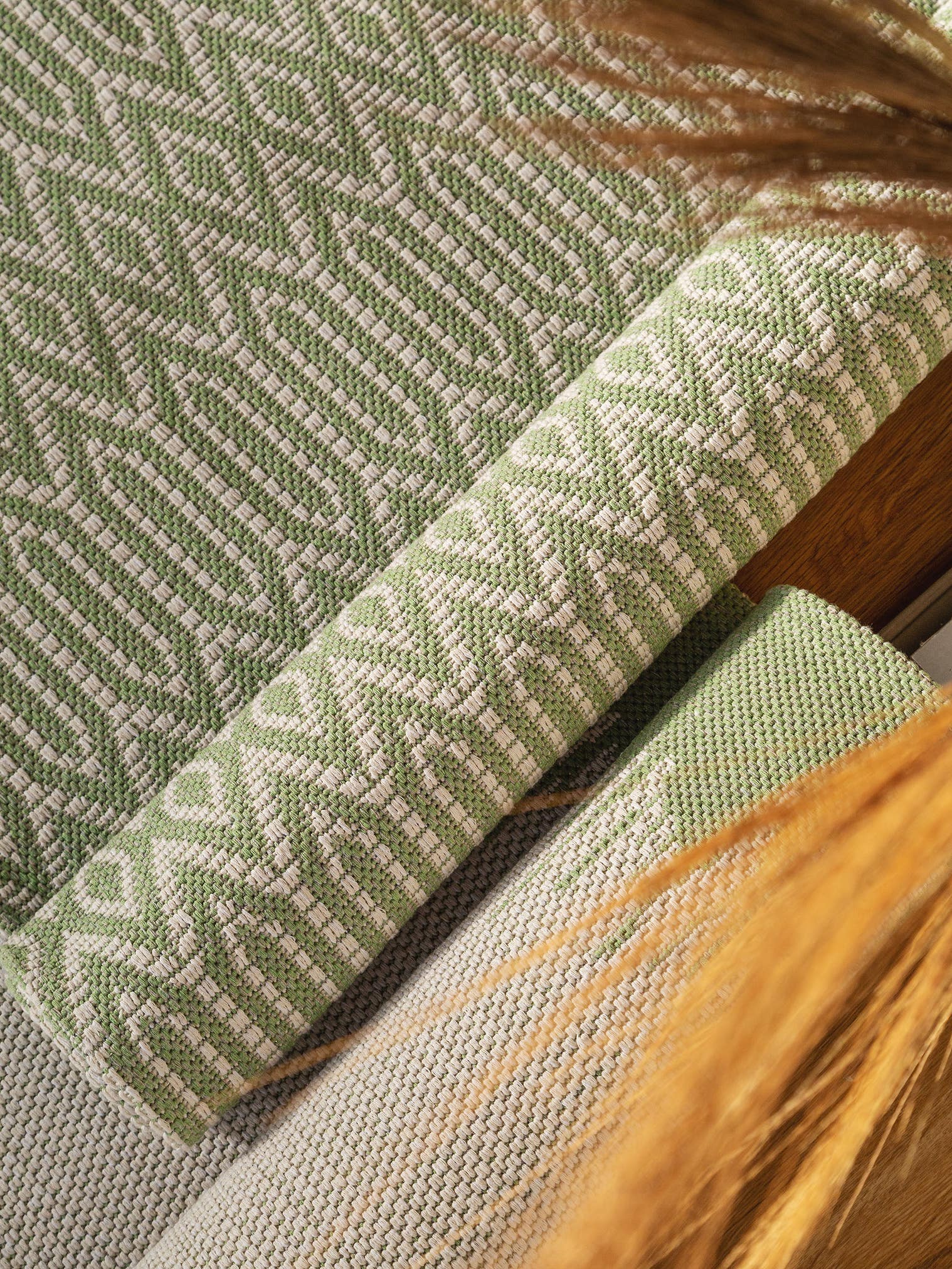Rug made of 100% Cotton in Green with a 1- 5 mm high pile by benuta Nest