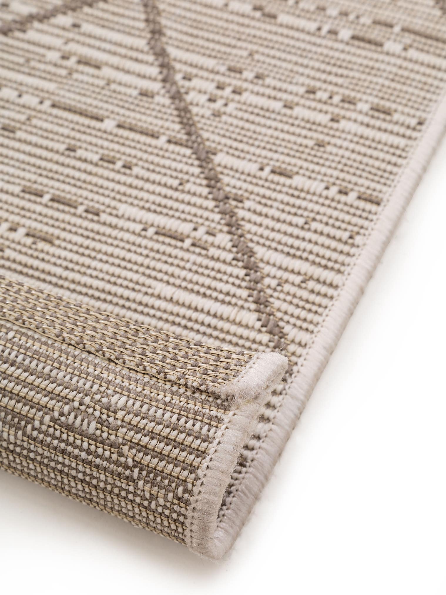 Teppich aus 100% Polypropylen in Beige mit bis 5 mm hohem Flor von benuta Nest