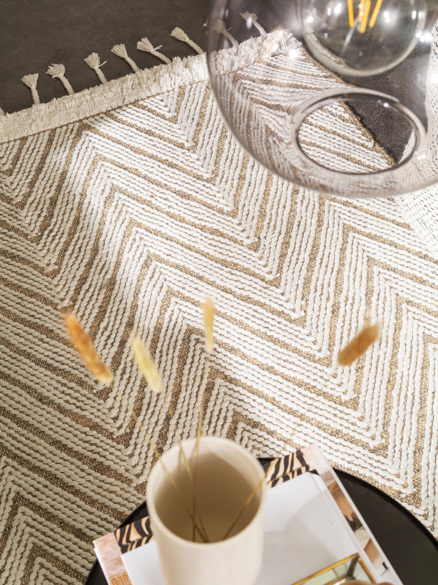 Rug made of 40% Jute, 40% Wool, 20% Cotton in Beige with a 1- 5 mm high pile by benuta Pure