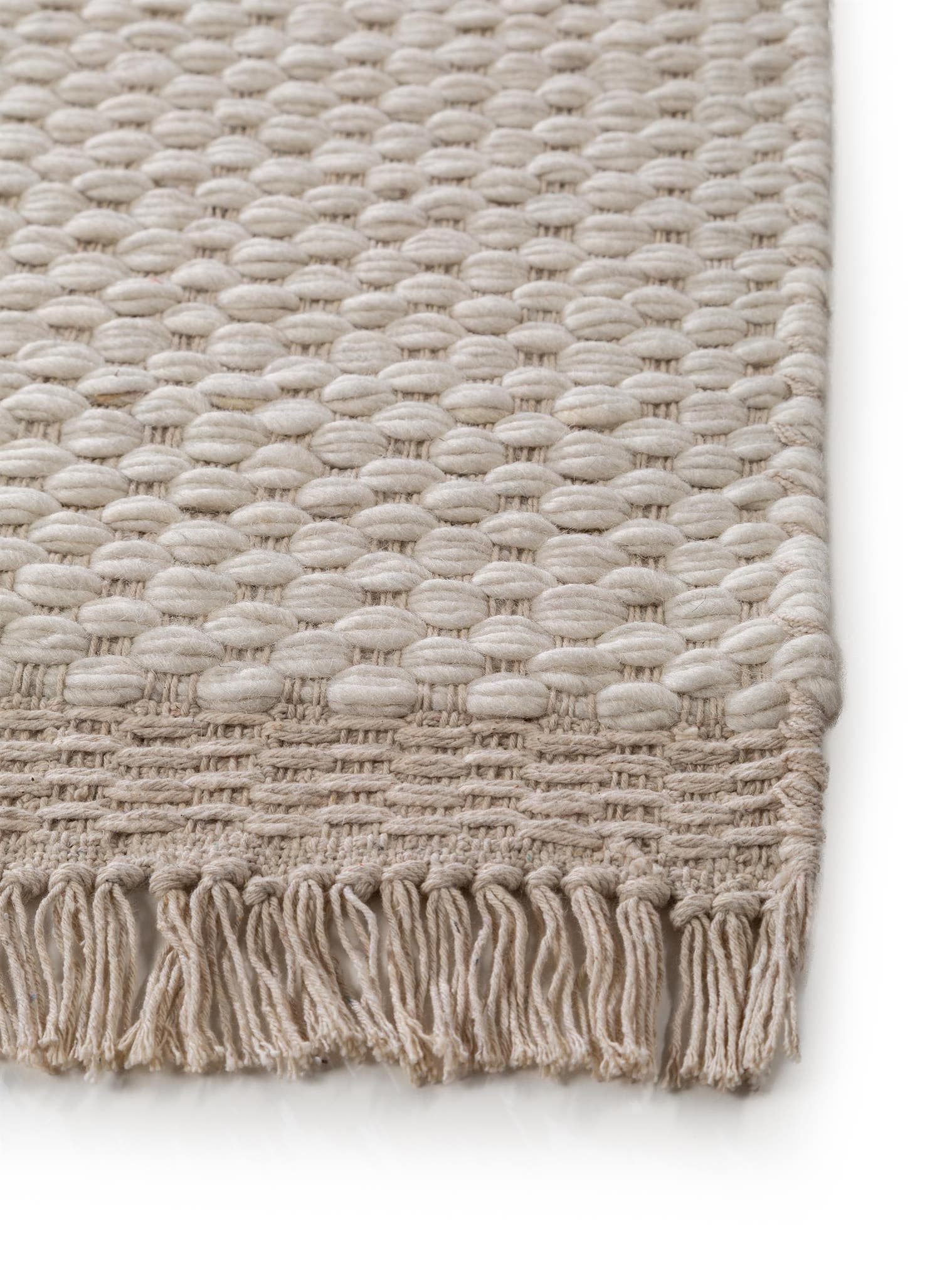 Teppich aus 40% Wolle, 30% Baumwolle, 30% Viskose in Beige mit bis 5 mm hohem Flor von benuta Pure