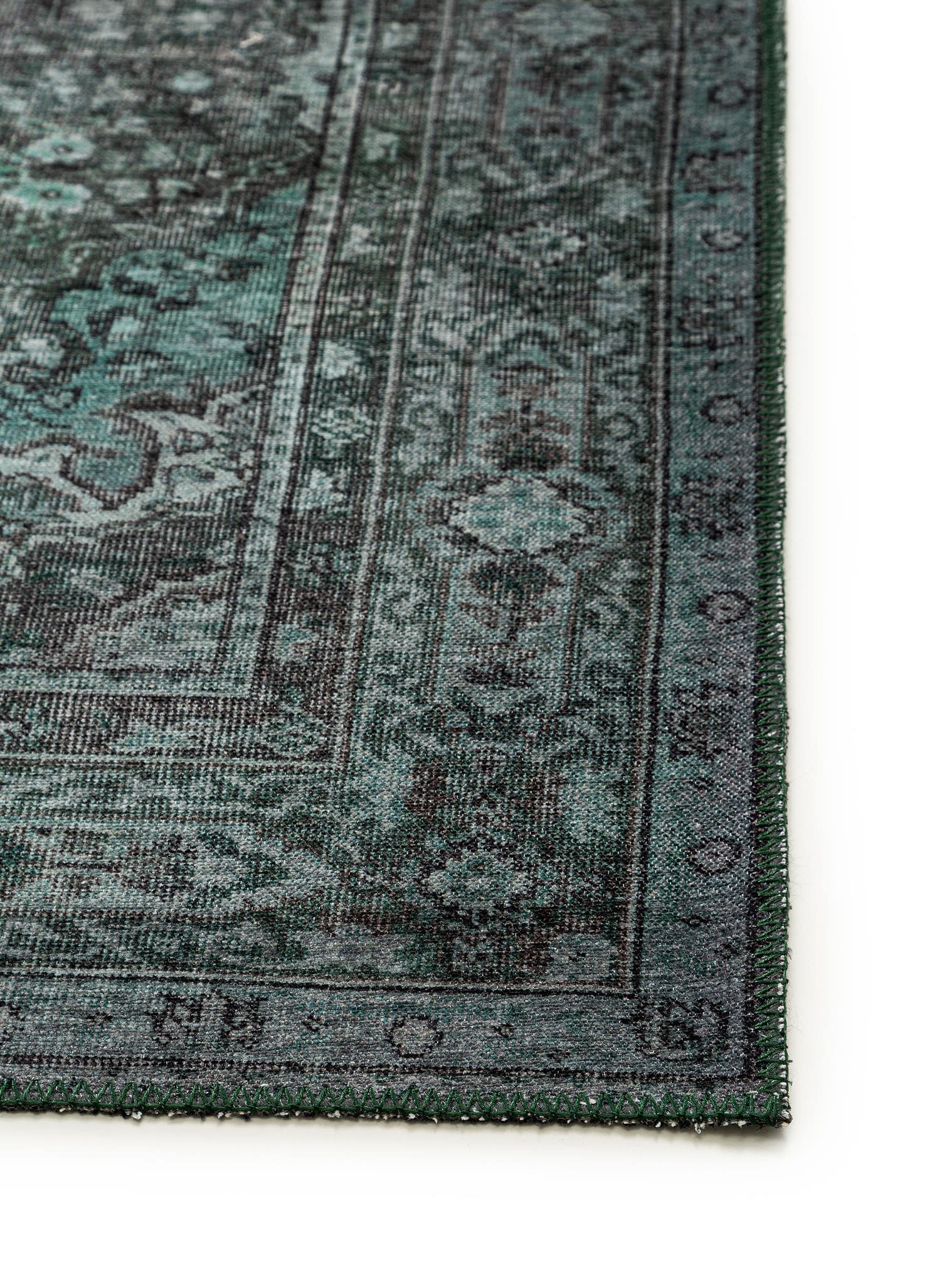 Teppich aus 100% Polyester in Grün mit bis 5 mm hohem Flor von benuta