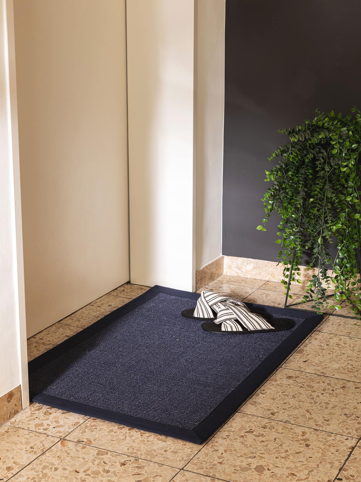 Tappeto di 100% Sisal in Azzurro con pelo alto 1- 5 mm da benuta Nest