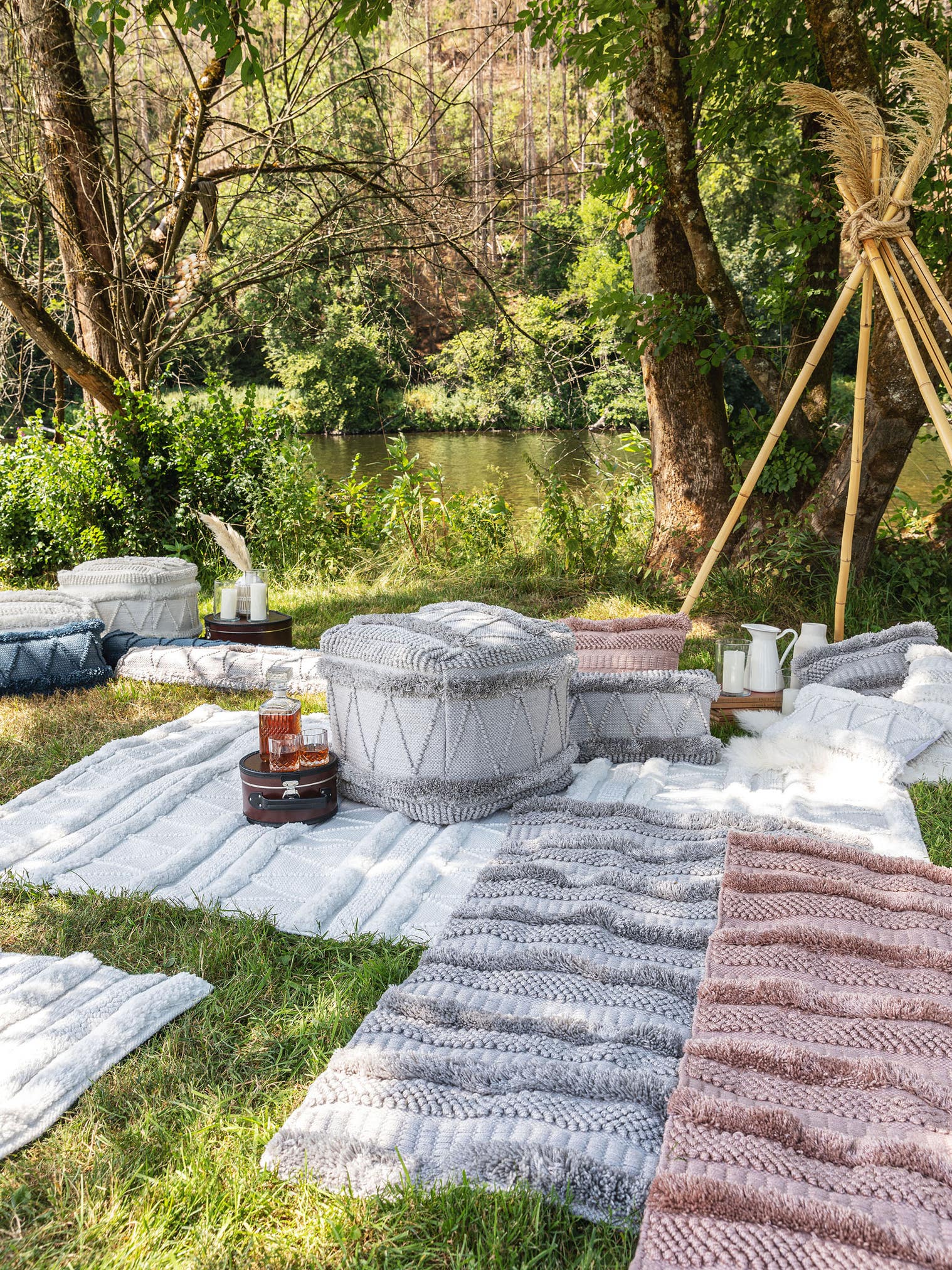 In- & Outdoor Kissenbezug Toni Ivory im Design Berber aus 100% Polyester (recyceltes PET) von benuta Pure