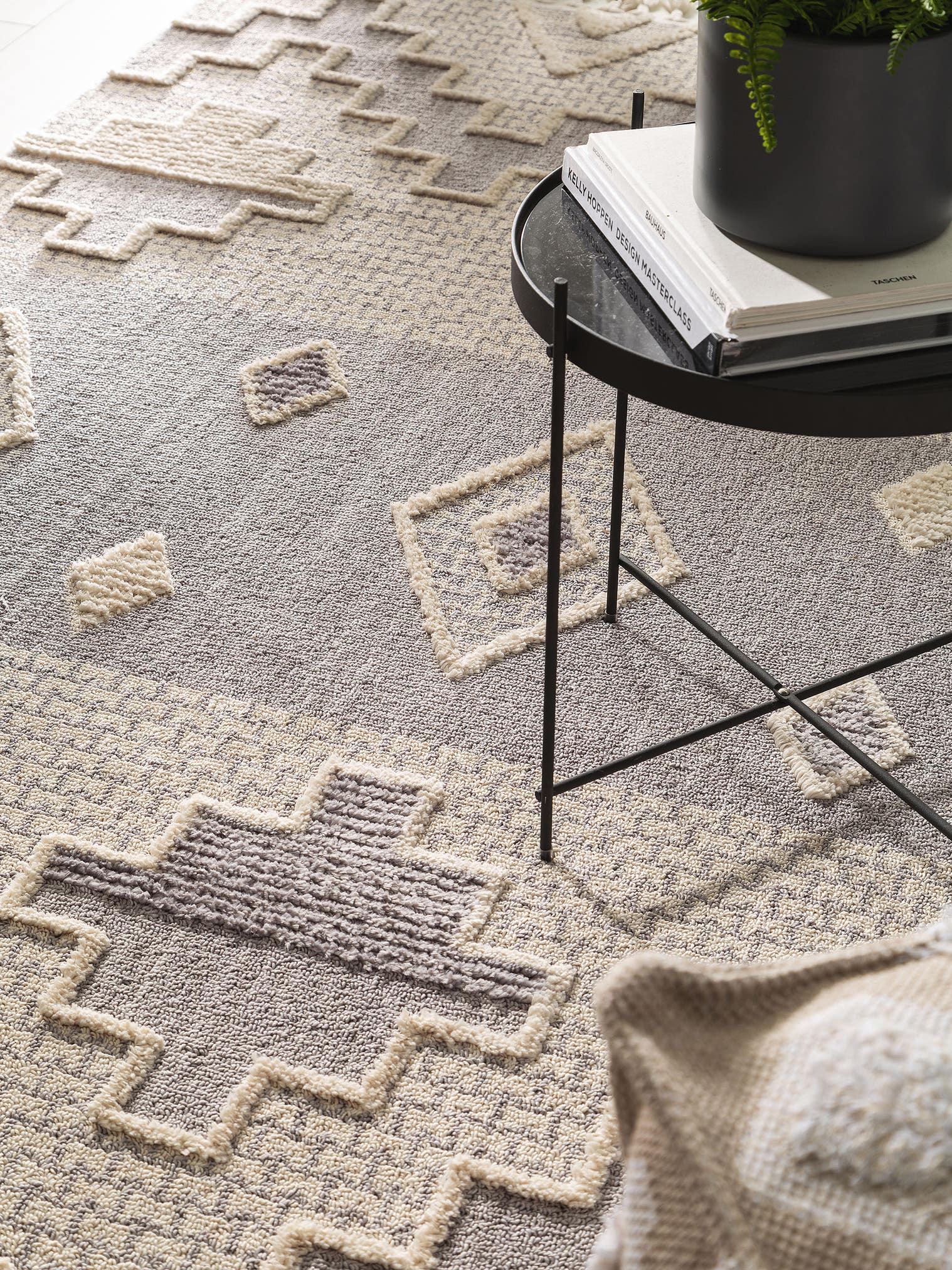 Teppich aus 100% Polyester in Grau mit 11 bis 20 mm hohem Flor von benuta Pop