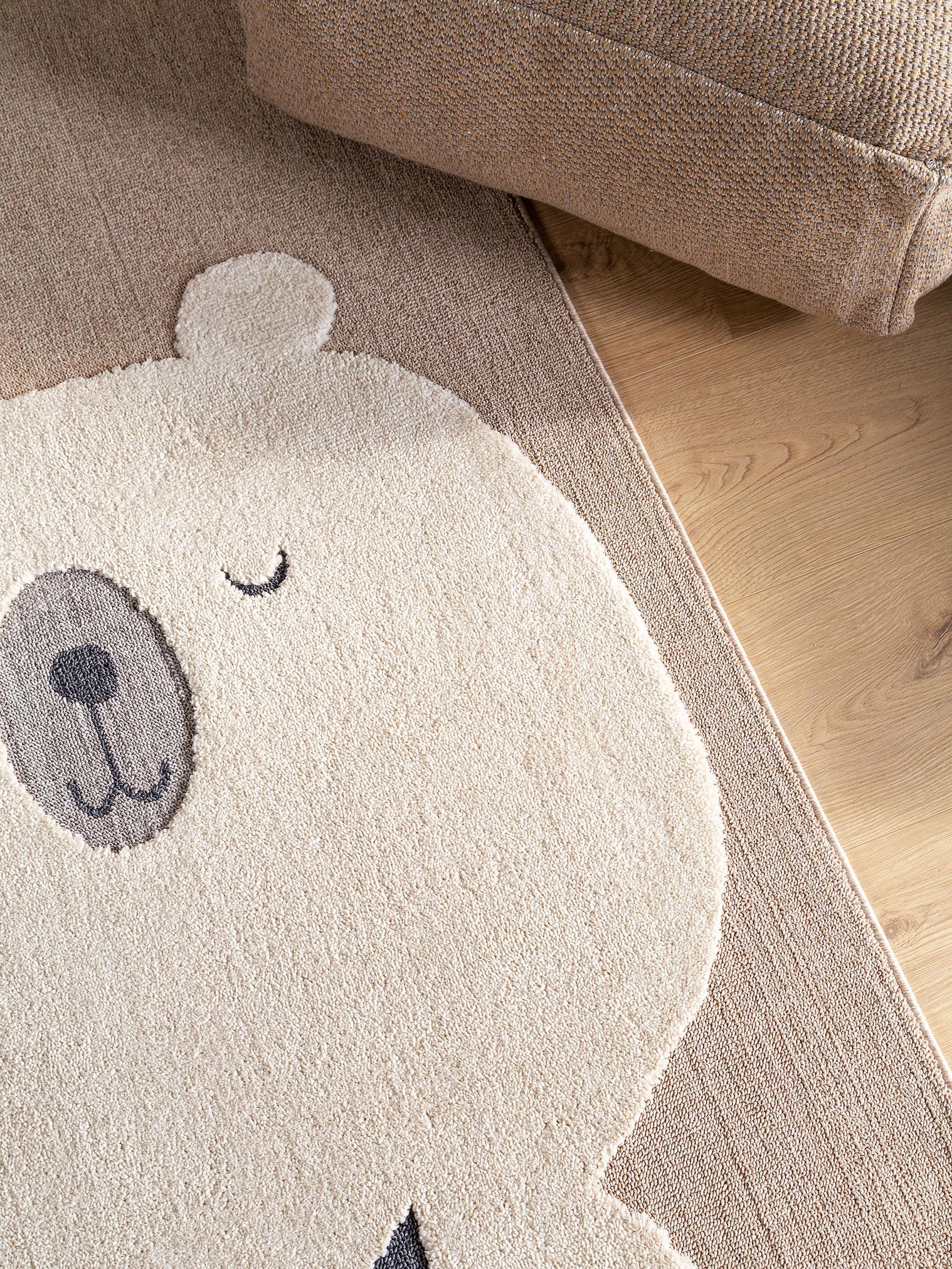Tappeto di 100% Poliestere in Beige con pelo alto 11 - 20 mm da Lytte