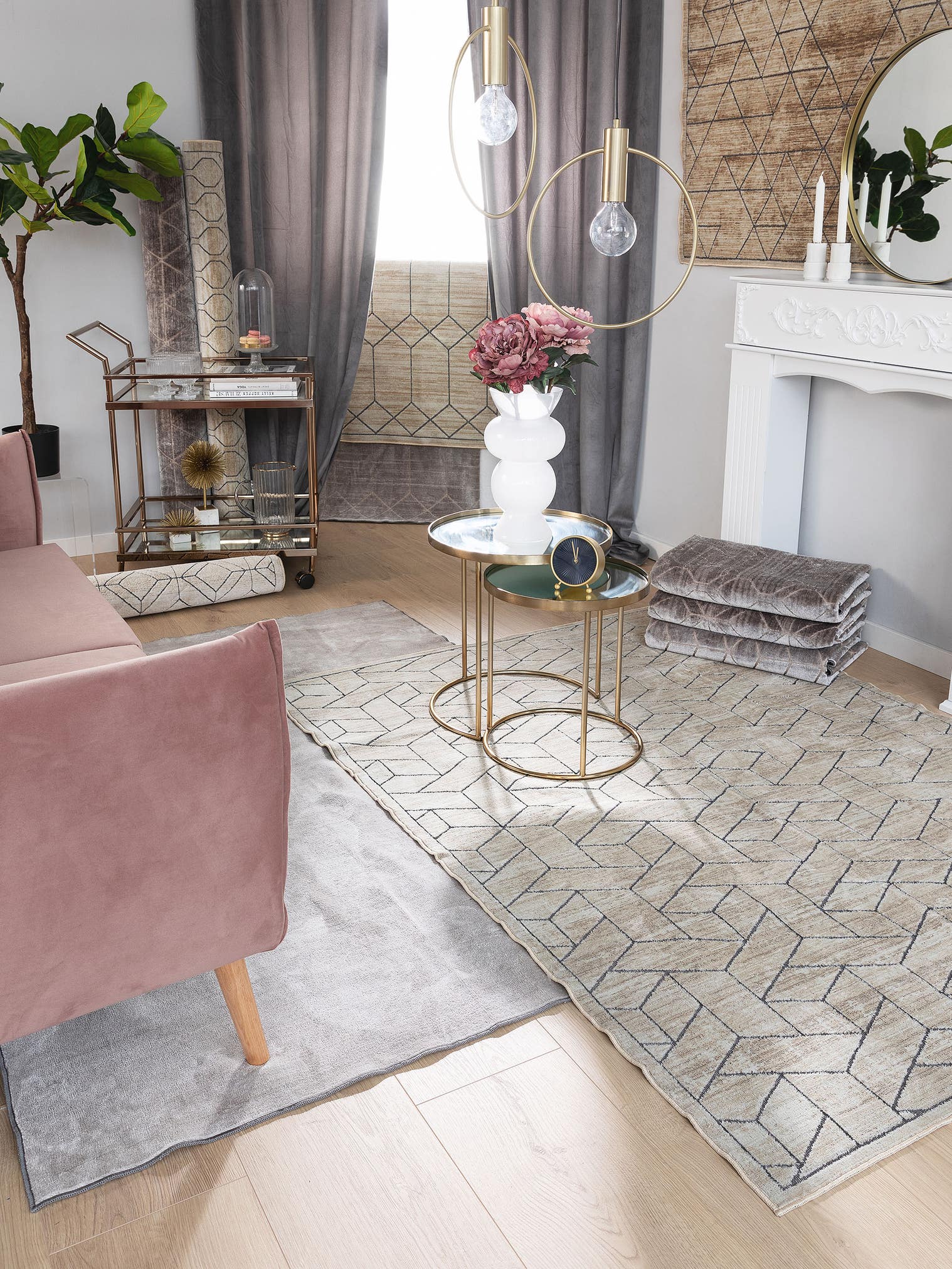Rug made of 100% Polyester in Grey with a 1- 5 mm high pile by benuta
