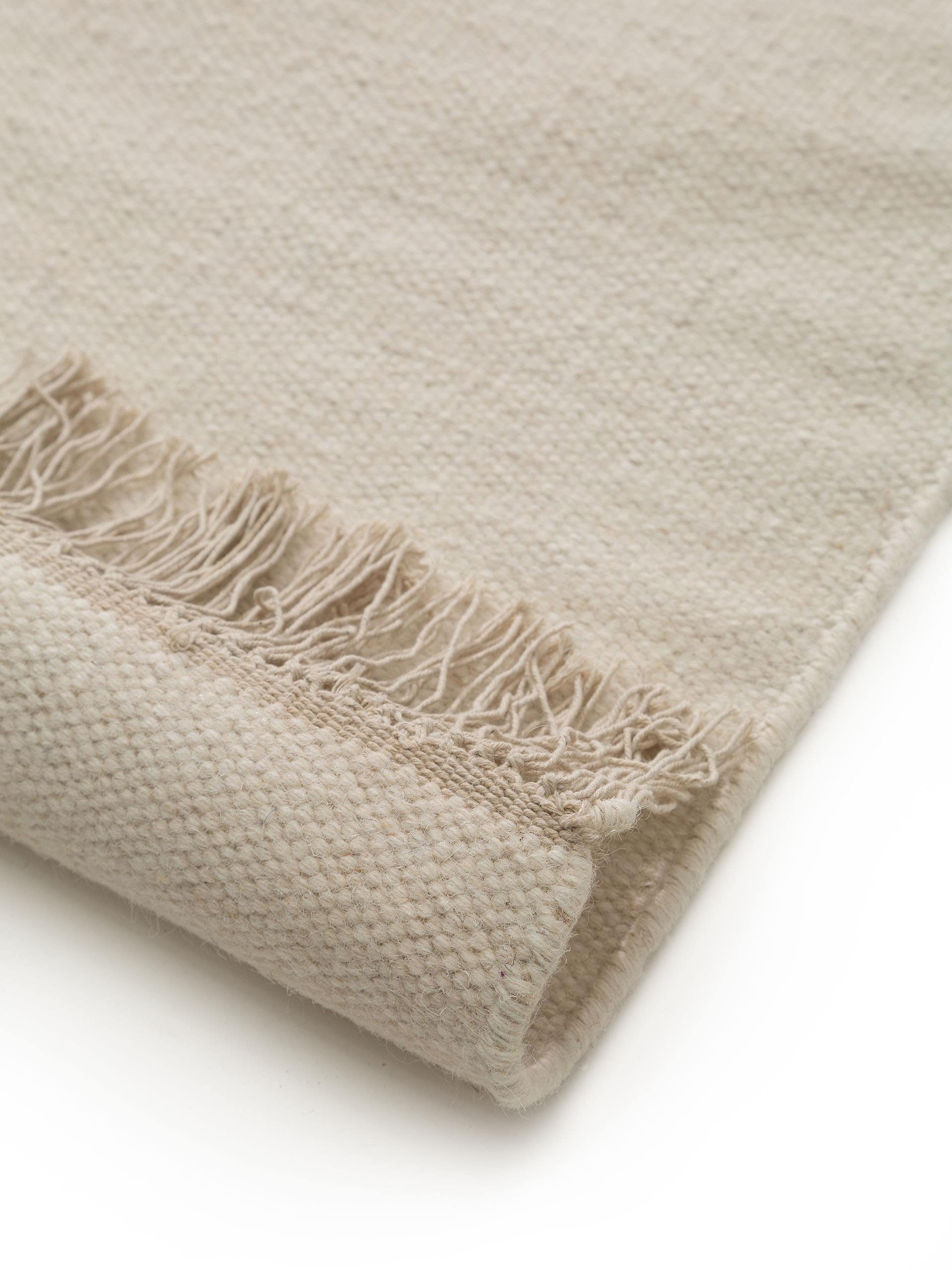 Rug made of 90% Wool, 10% Cotton in White with a 1- 5 mm high pile by benuta