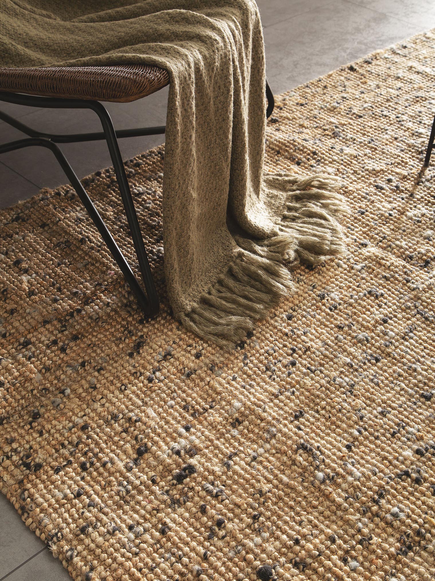 Teppich aus 85% Jute, 15% Wolle in Beige mit bis 5 mm hohem Flor von benuta Pure