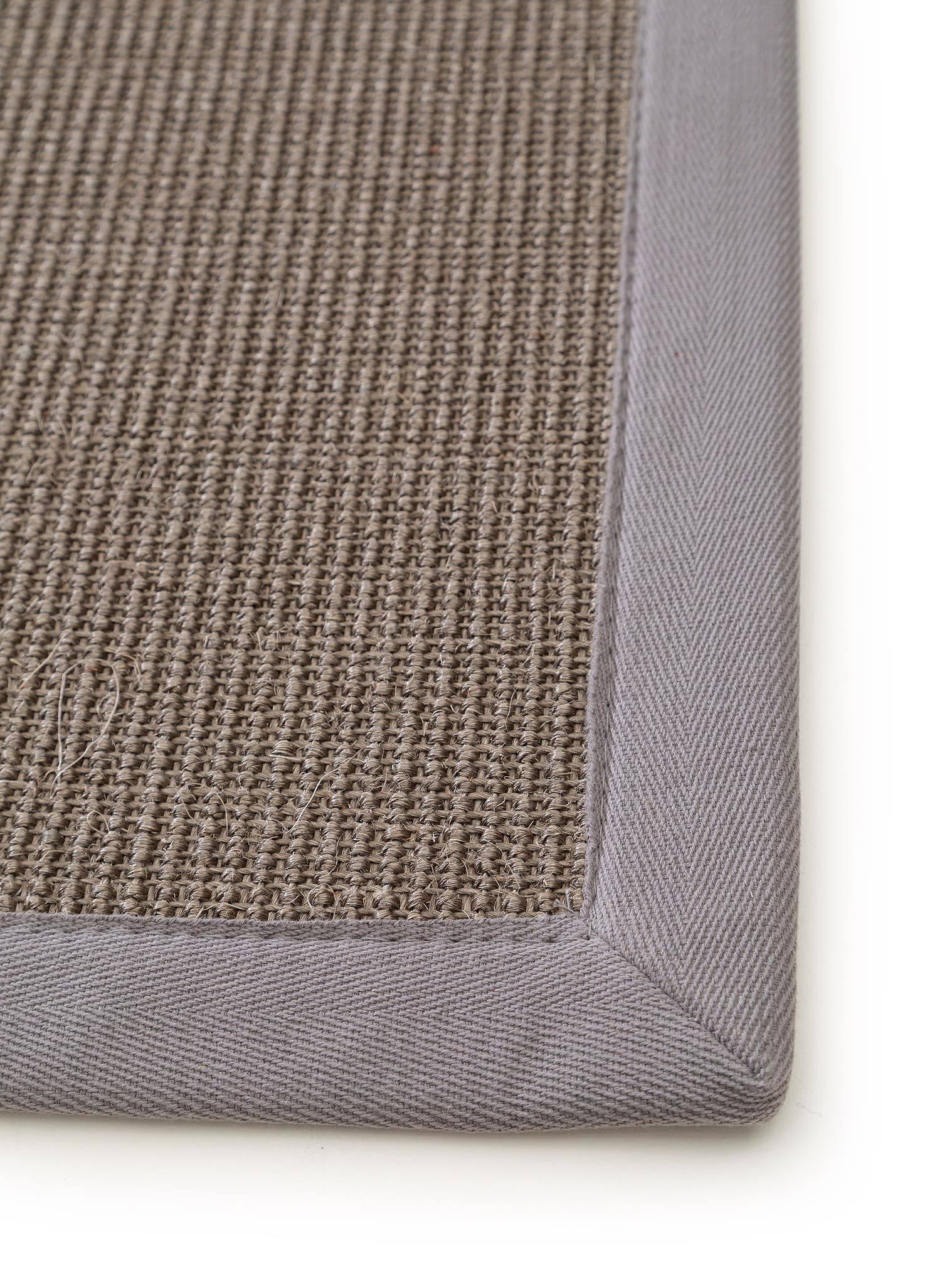 Alfombra de 100% Sisal en Gris con un pelo de {{Placeholder_Pile Height}} de altura de benuta Nest