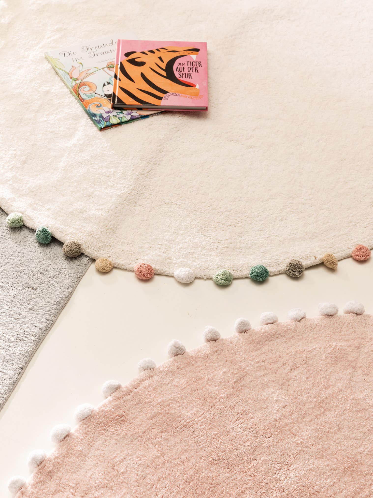 Rug made of 100% Cotton in Pink with a 6 - 10 mm high pile by Lytte