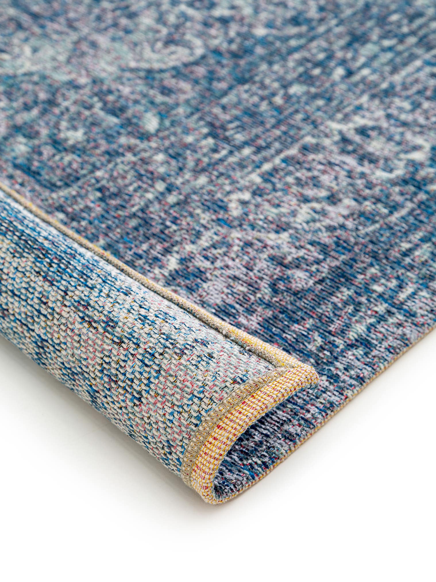 Teppich aus 85% Polyester, 15% Baumwolle in Blau mit bis 5 mm hohem Flor von benuta